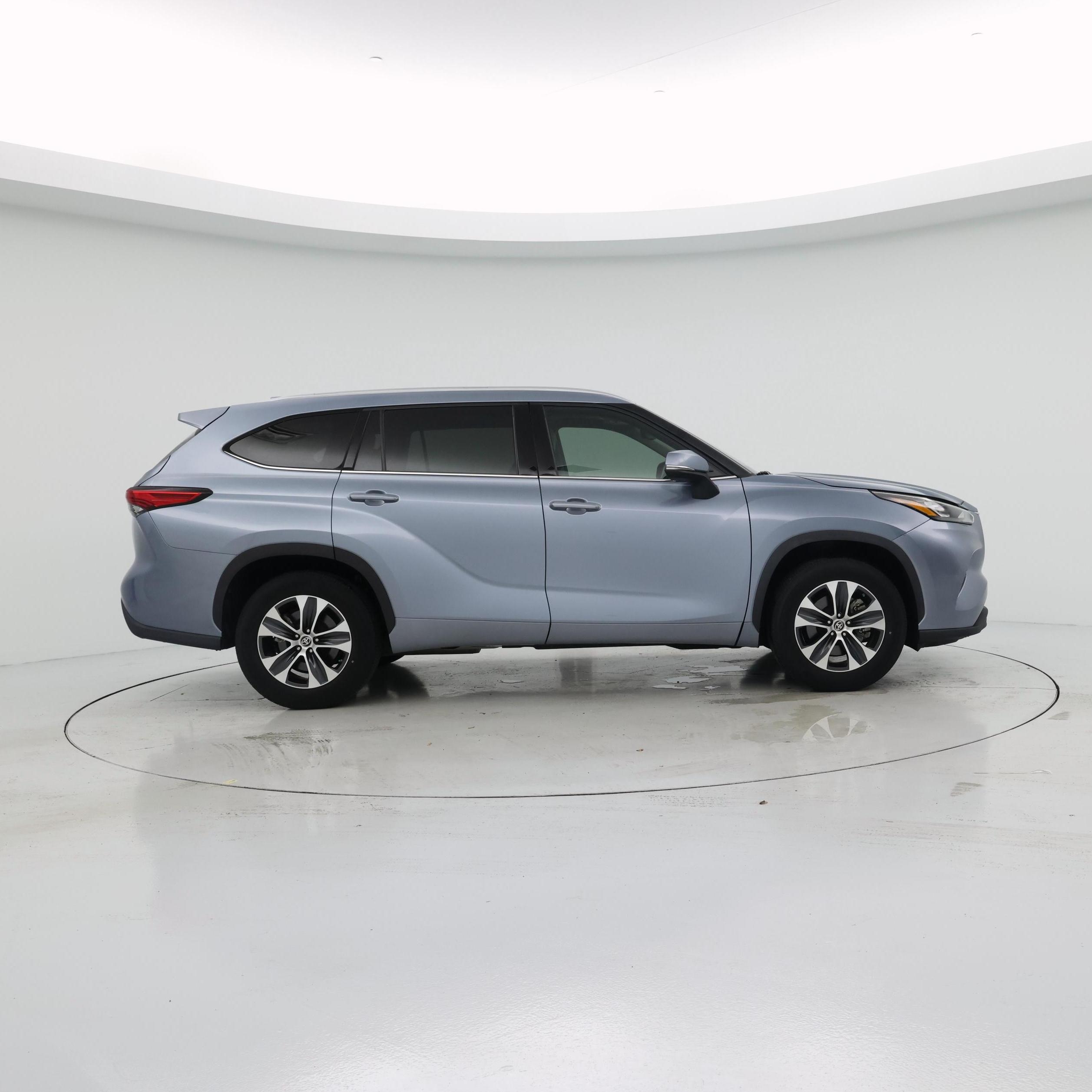 Thumbnail: 2020 Toyota Highlander - 7