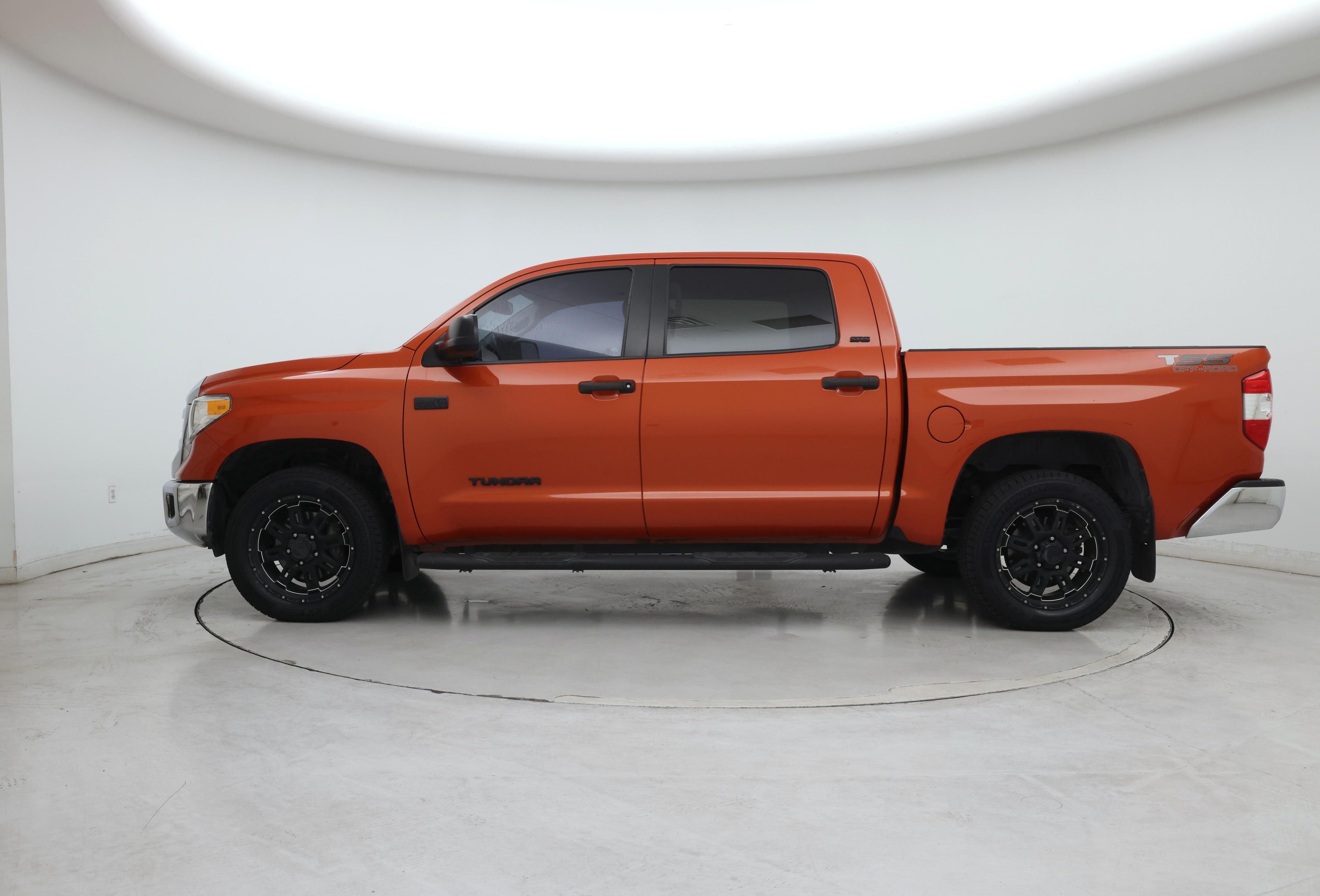 Thumbnail: 2017 Toyota Tundra - 3