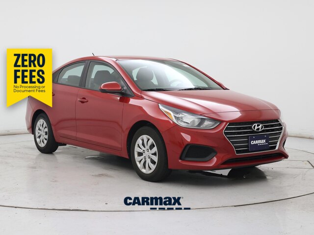 Red 2022 Hyundai Accent SE FWD Sedan Front-Wheel Drive Automatic