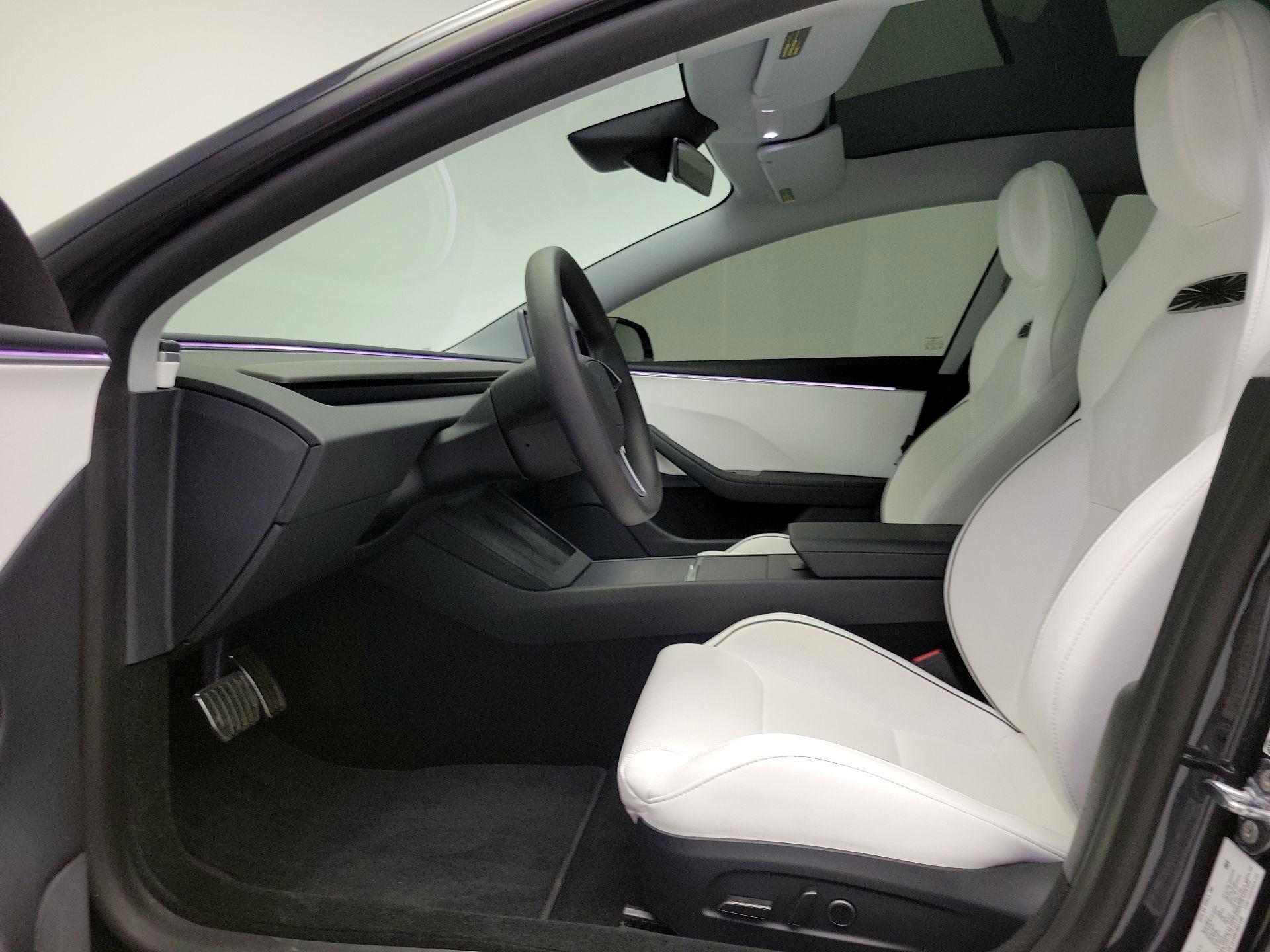 Thumbnail: 2025 Tesla Model 3 - 11