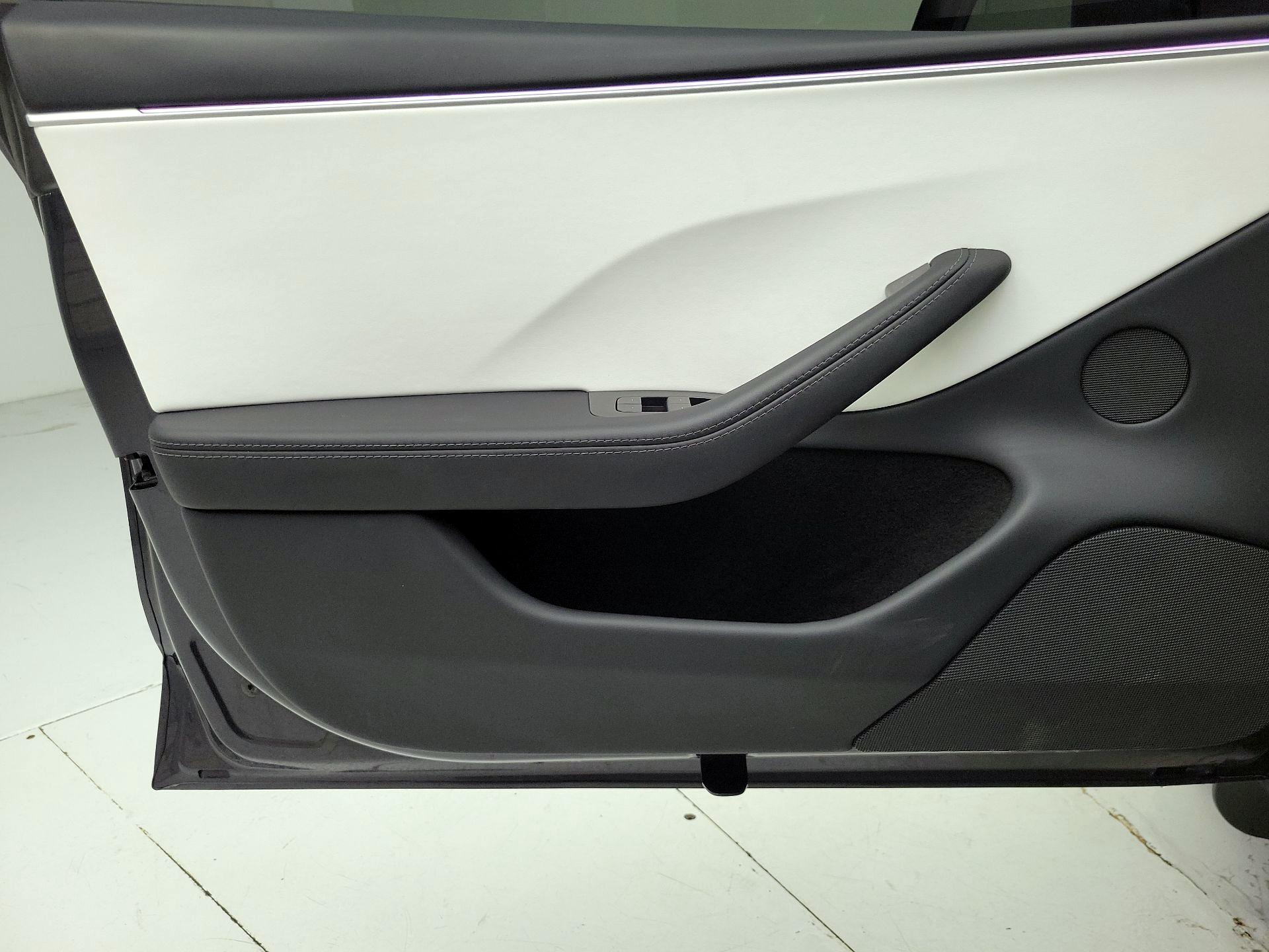 Thumbnail: 2025 Tesla Model 3 - 12