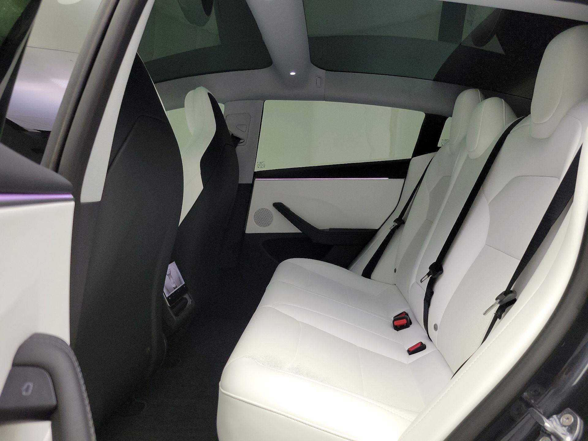 Thumbnail: 2025 Tesla Model 3 - 19