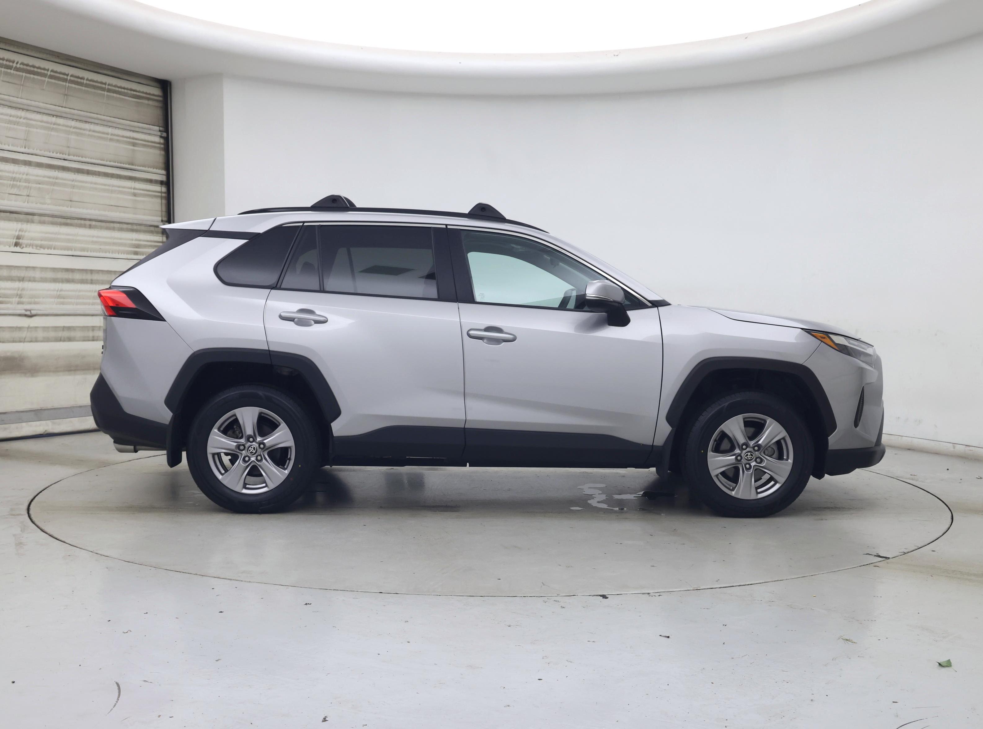 Thumbnail: 2022 Toyota RAV4 - 7