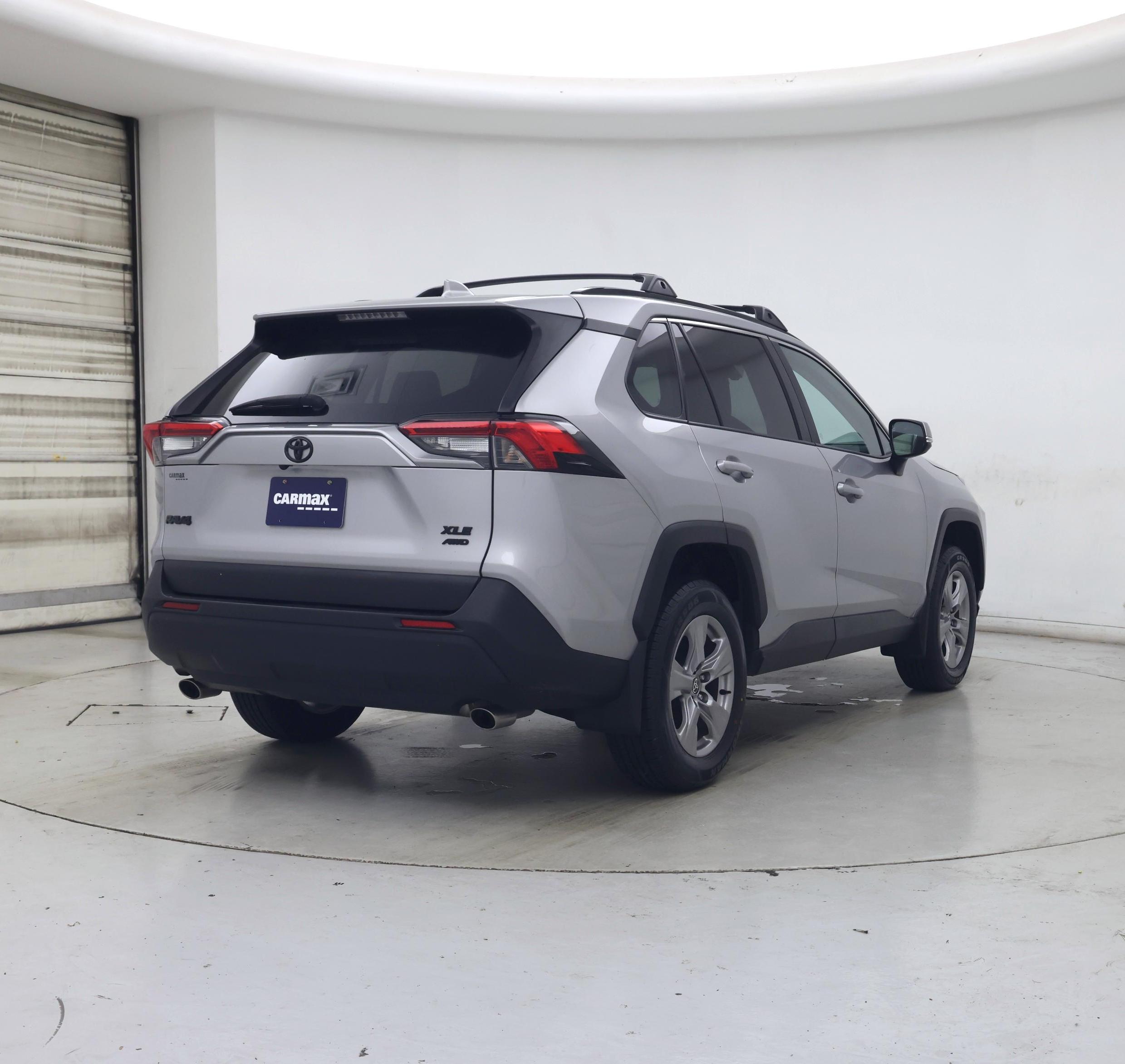Thumbnail: 2022 Toyota RAV4 - 8