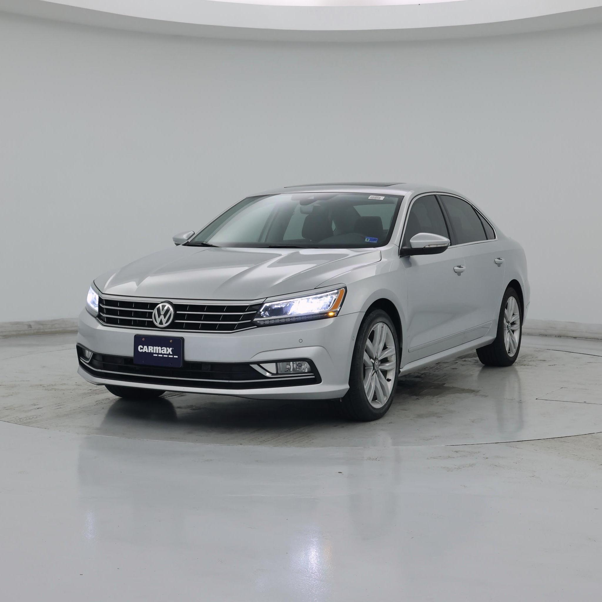 Thumbnail: 2017 Volkswagen Passat - 4