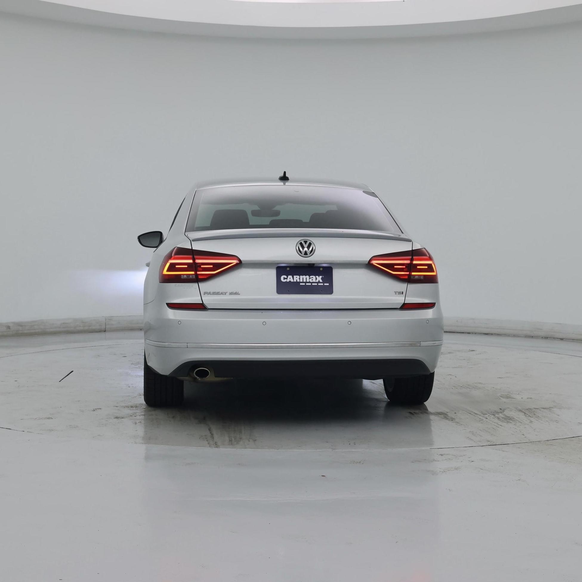 Thumbnail: 2017 Volkswagen Passat - 6