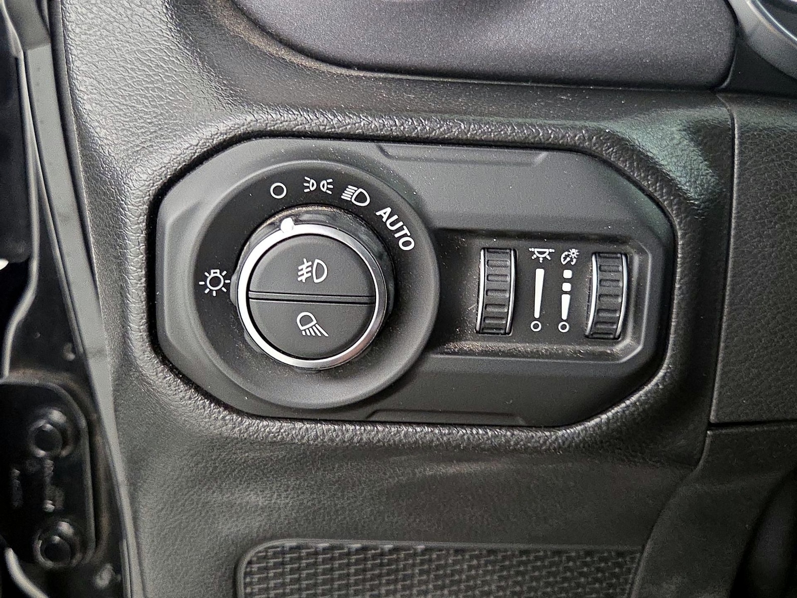 2022 Jeep Gladiator Mojave - Photo 14
