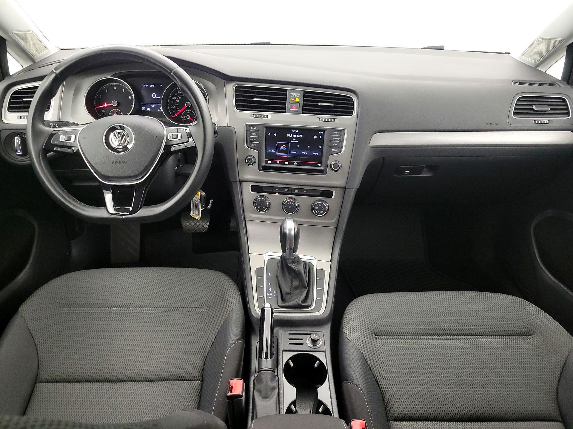 Thumbnail: 2016 Volkswagen Golf - 9