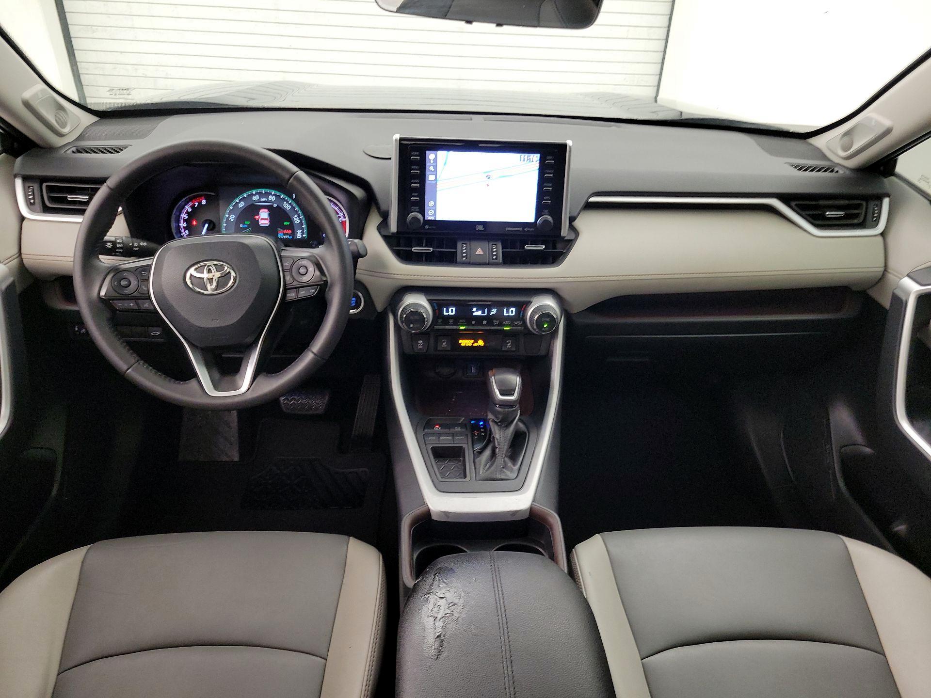 Thumbnail: 2021 Toyota RAV4 - 9