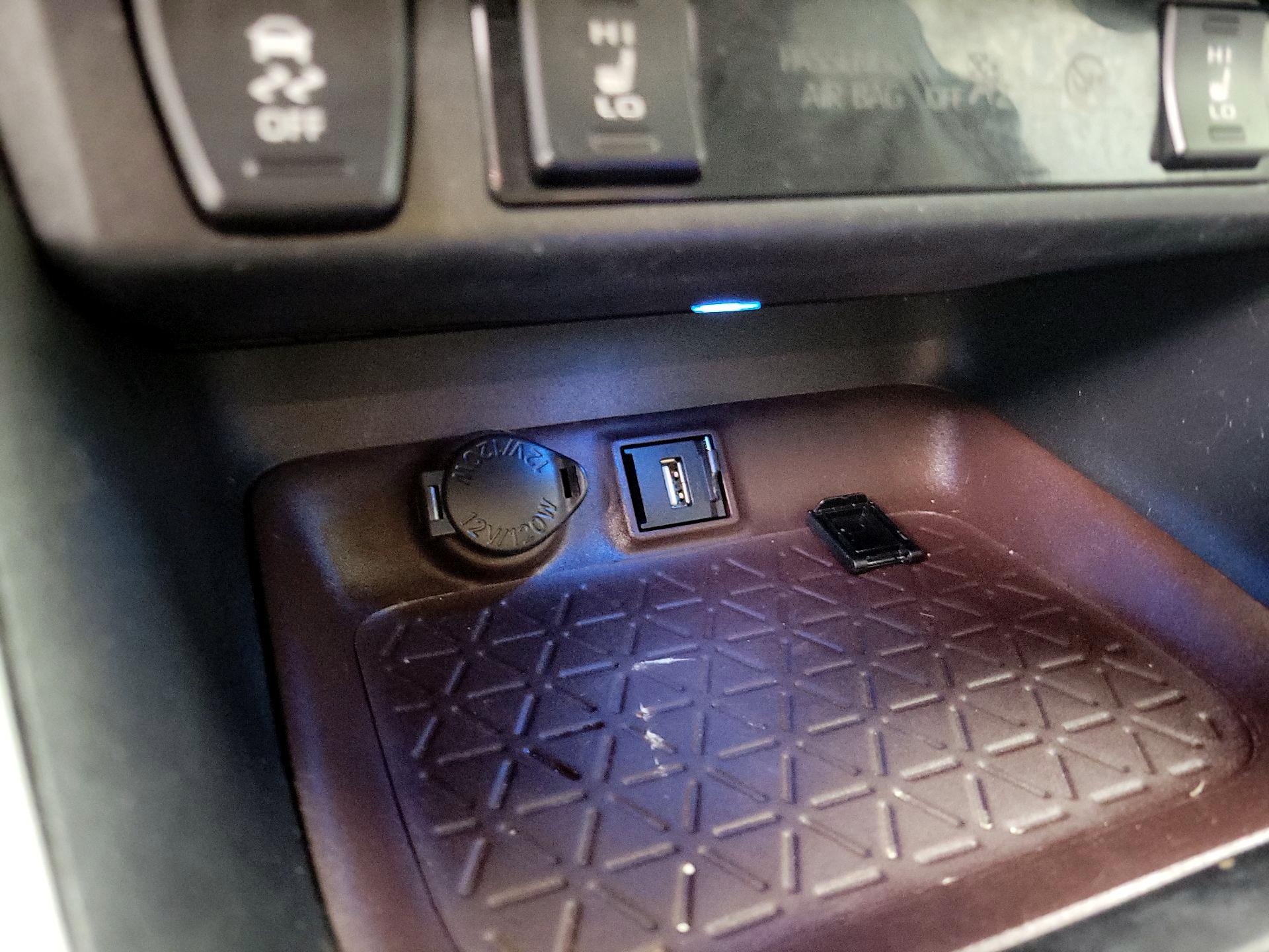 Thumbnail: 2021 Toyota RAV4 - 19