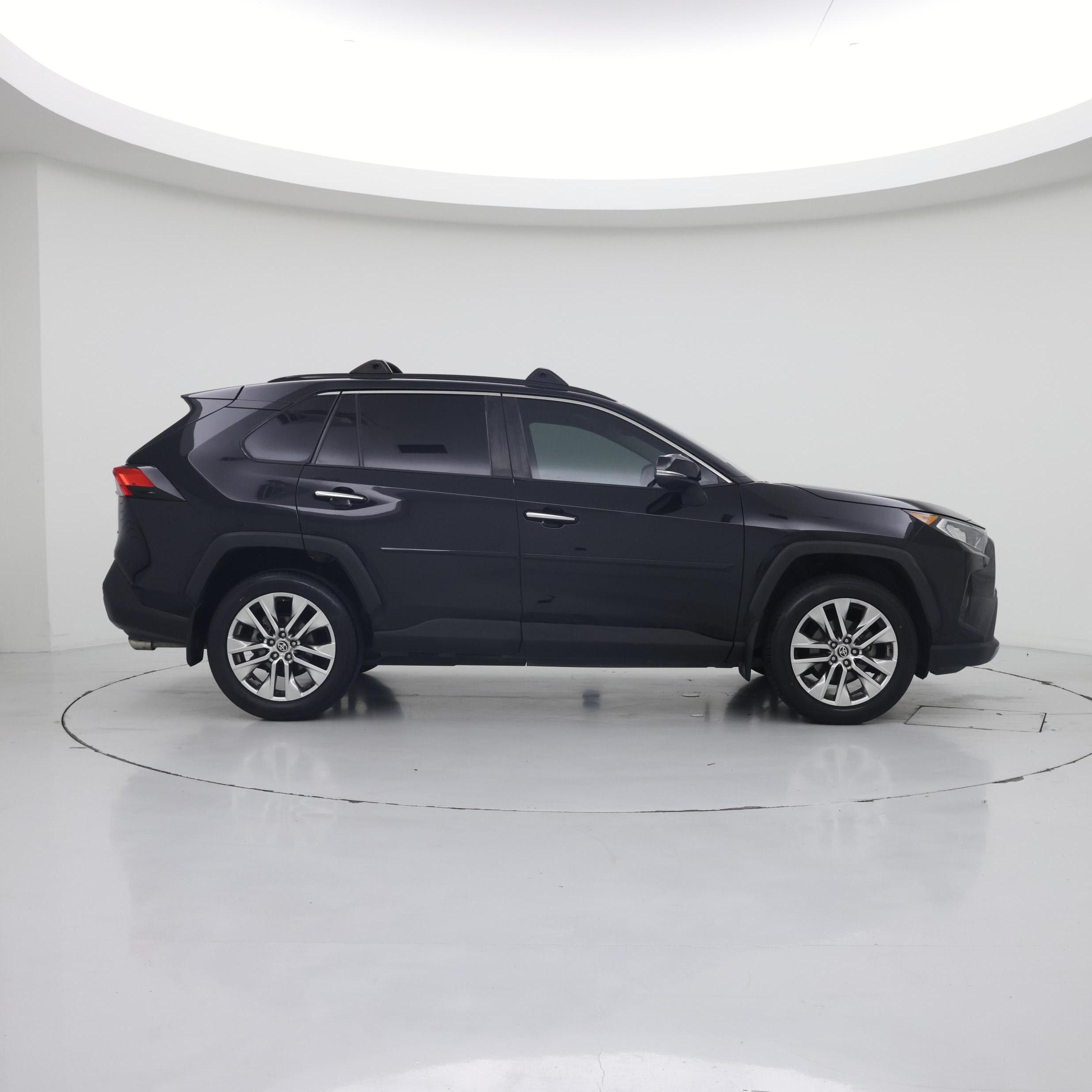 Thumbnail: 2021 Toyota RAV4 - 7