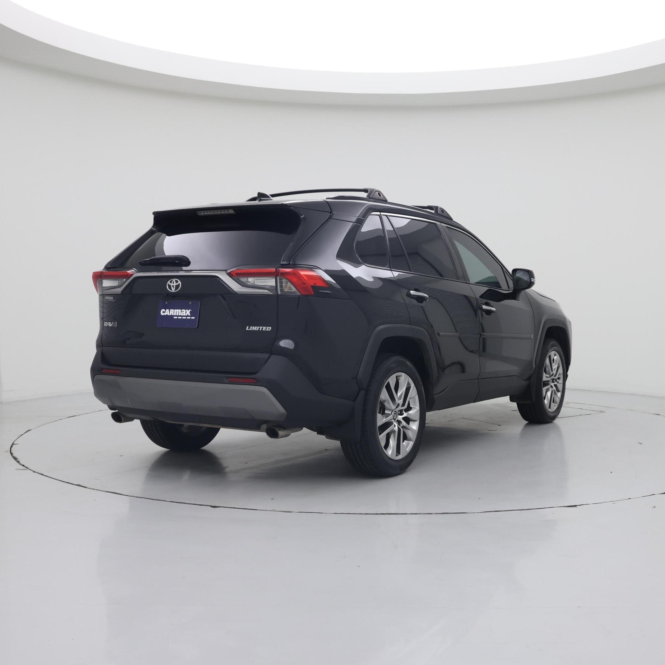 Thumbnail: 2021 Toyota RAV4 - 8
