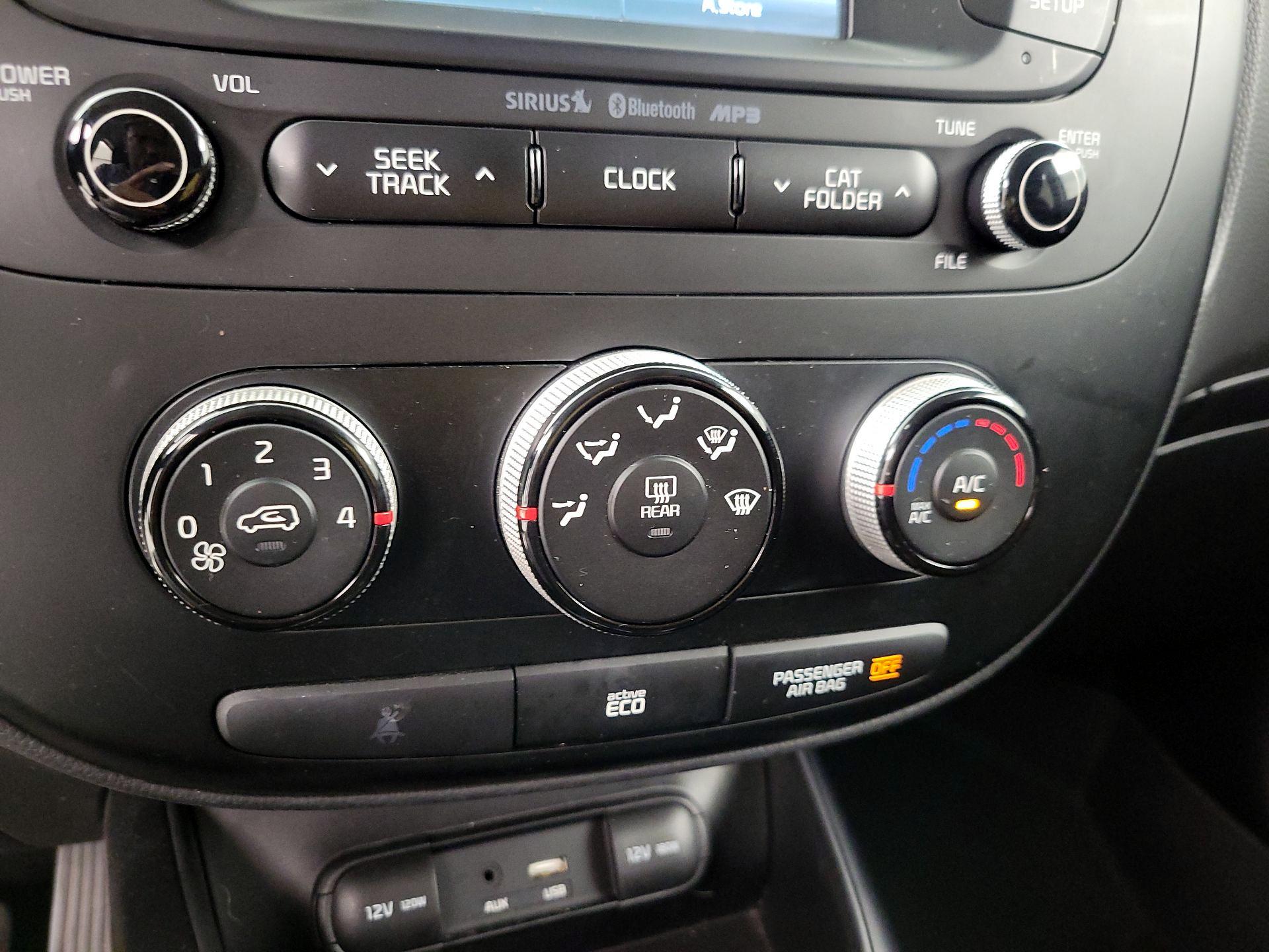Thumbnail: 2016 Kia Soul - 16