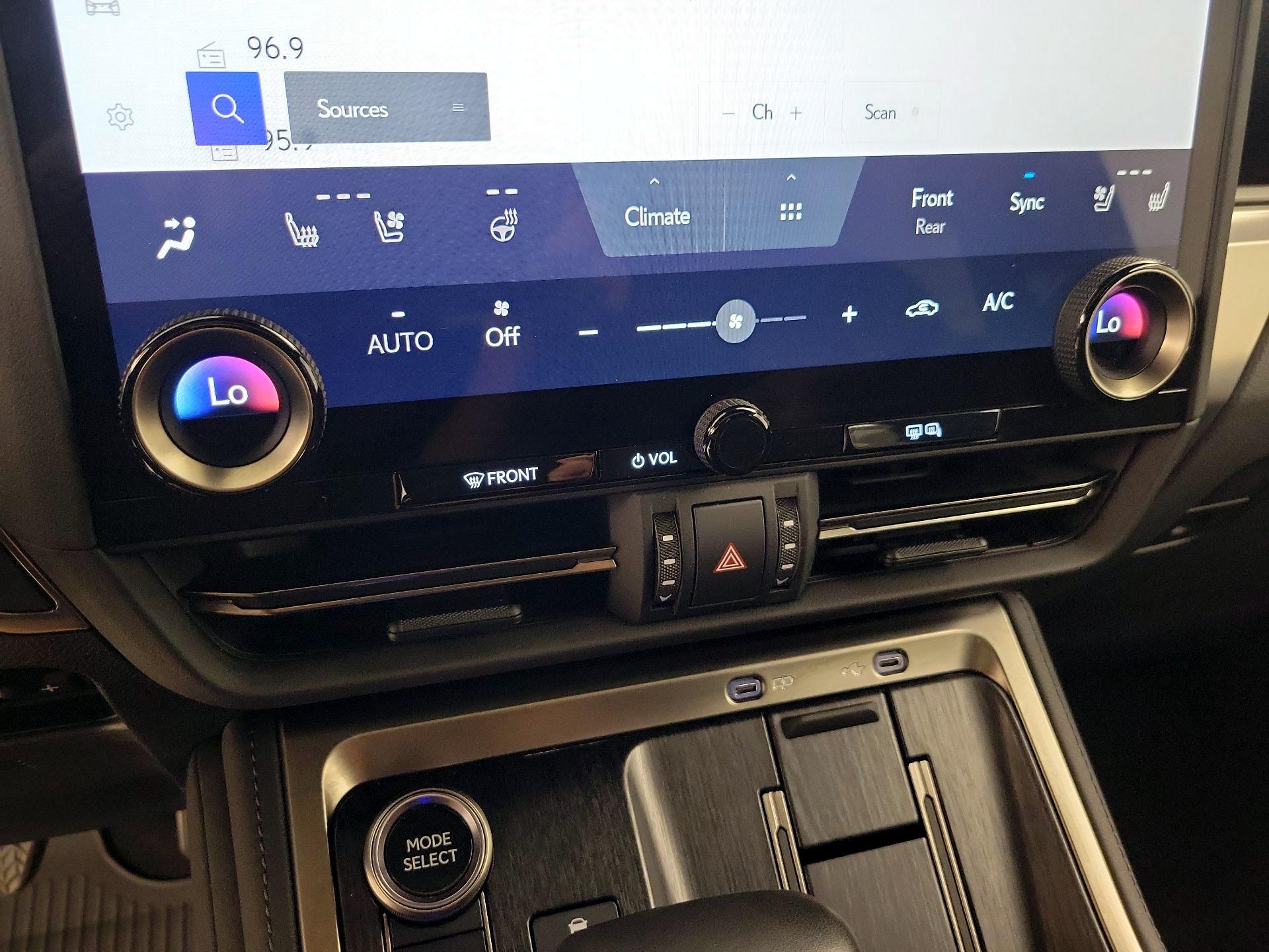 Thumbnail: 2024 Lexus GX - 16
