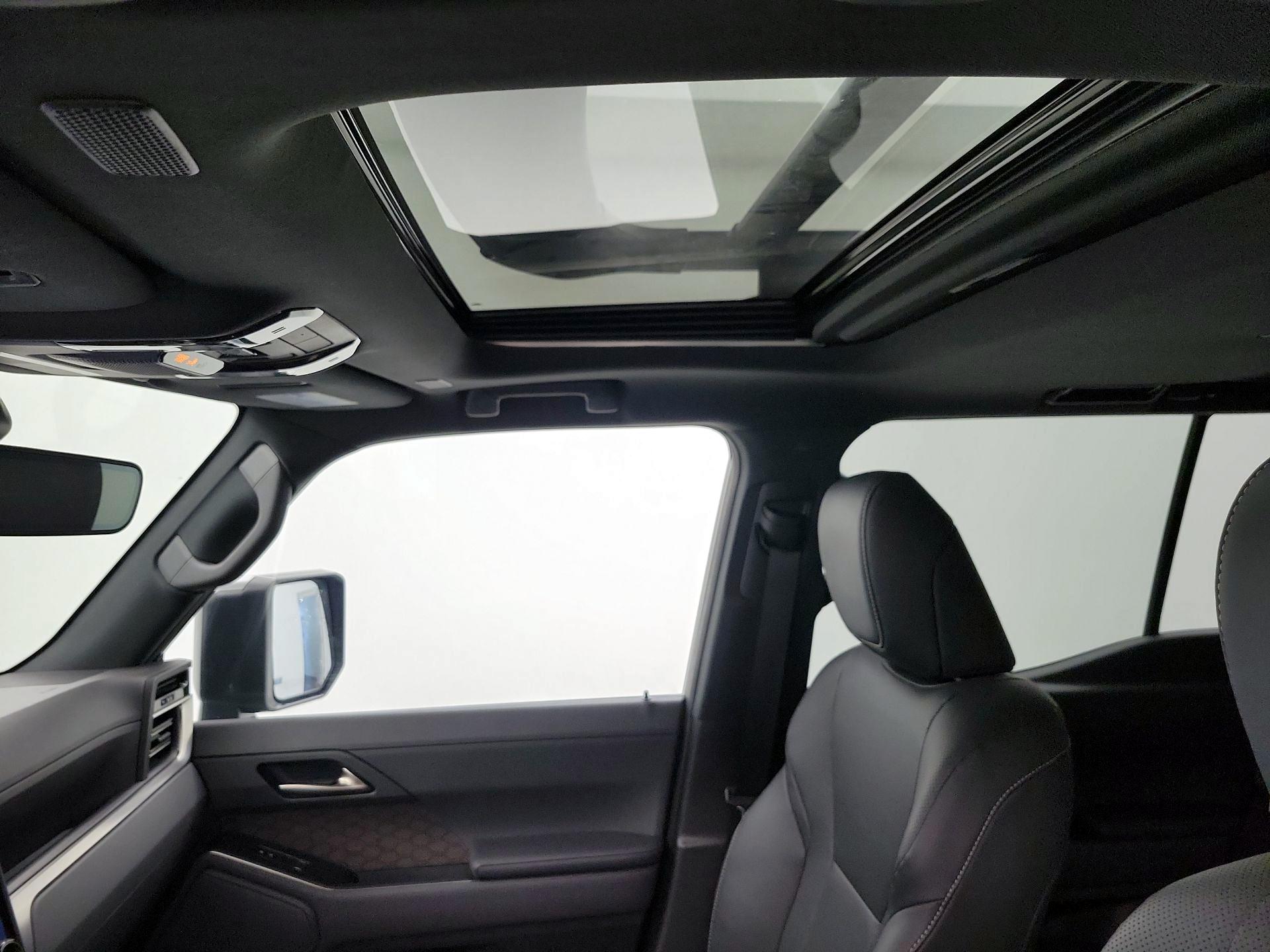Thumbnail: 2024 Lexus GX - 19