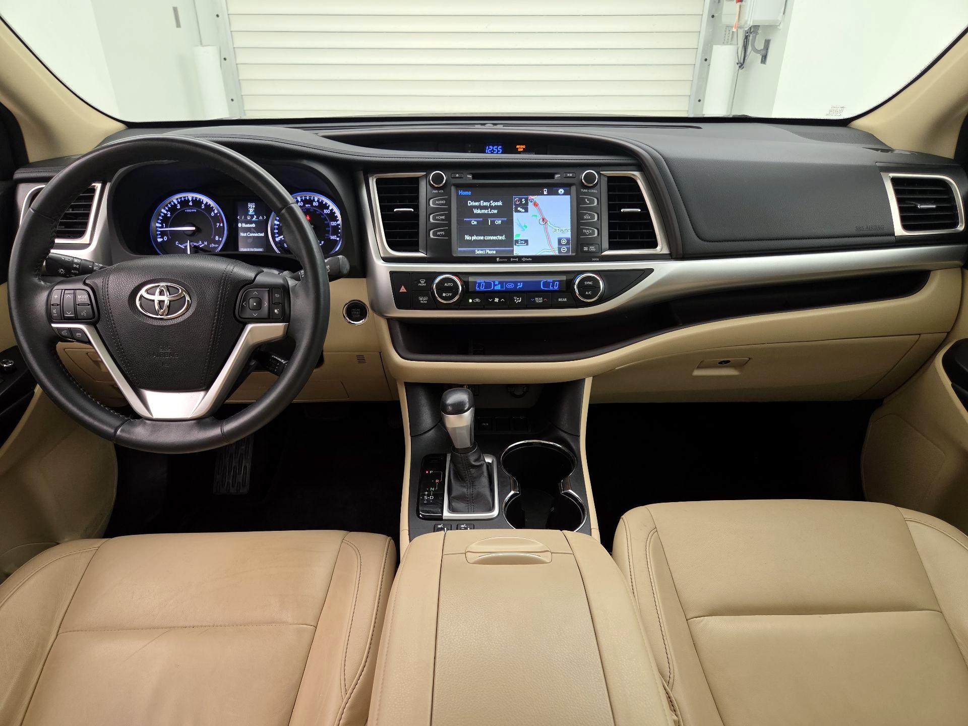 Thumbnail: 2016 Toyota Highlander - 9