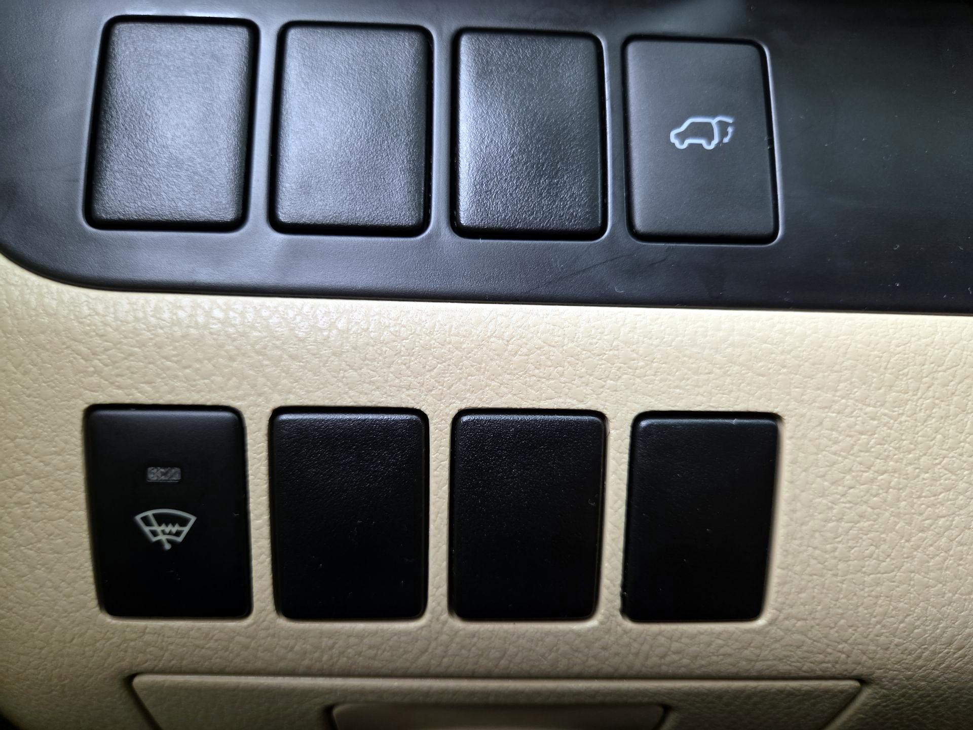 Thumbnail: 2016 Toyota Highlander - 13