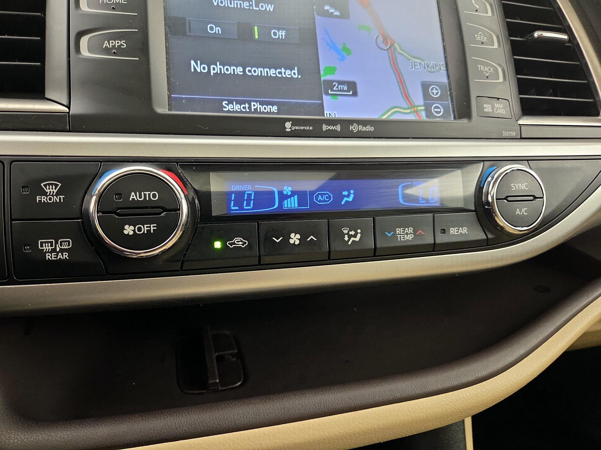 Thumbnail: 2016 Toyota Highlander - 17