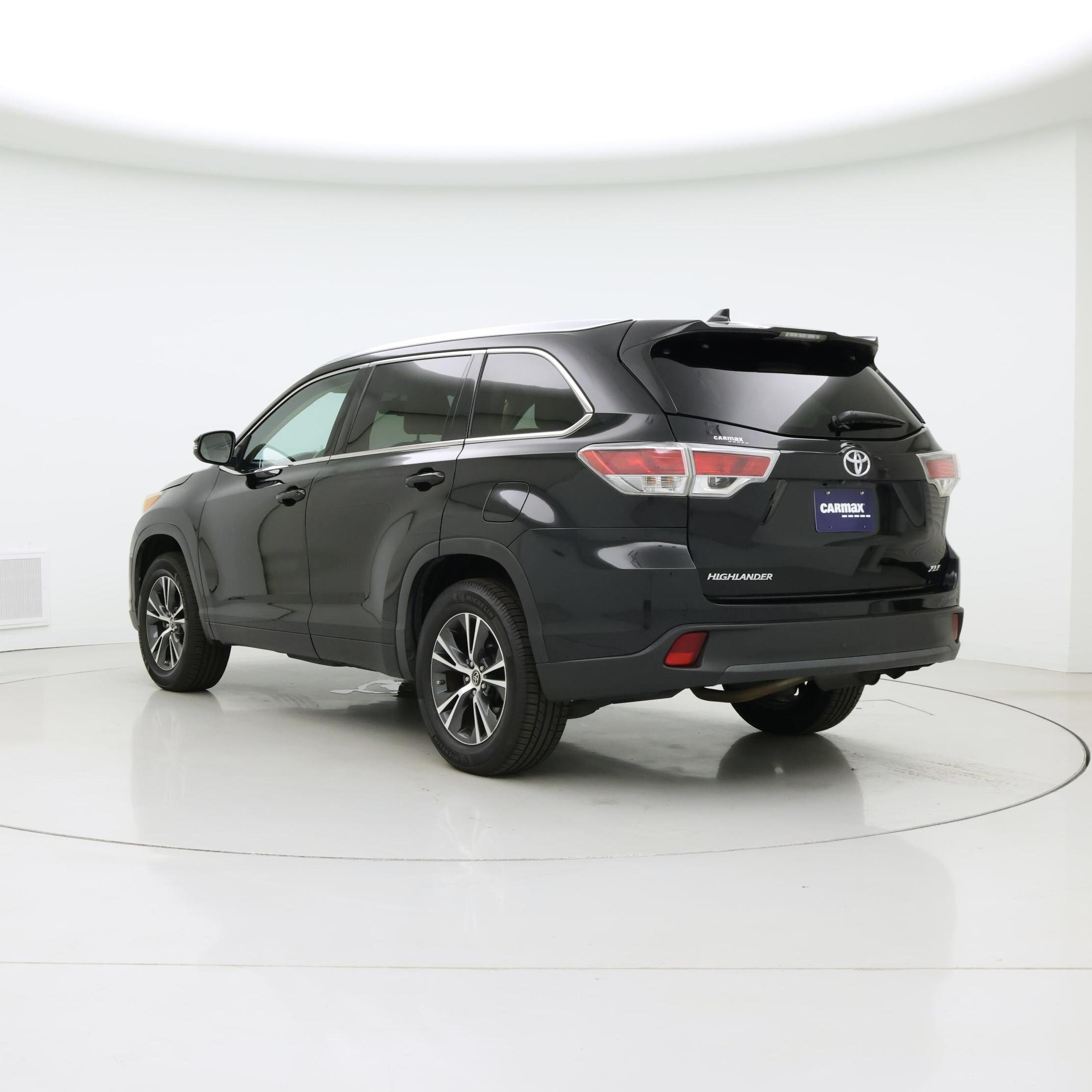 Thumbnail: 2016 Toyota Highlander - 2