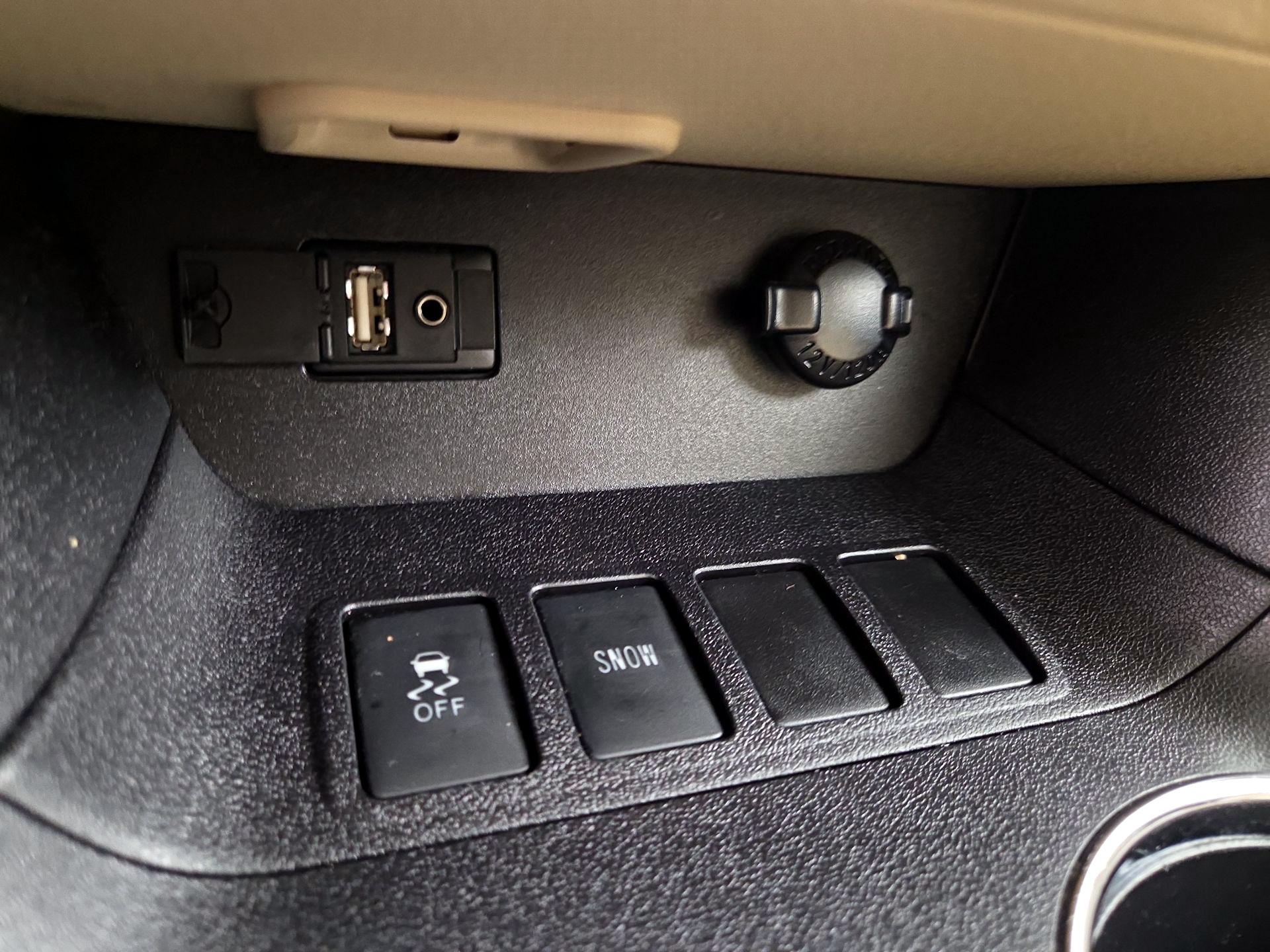 Thumbnail: 2016 Toyota Highlander - 19