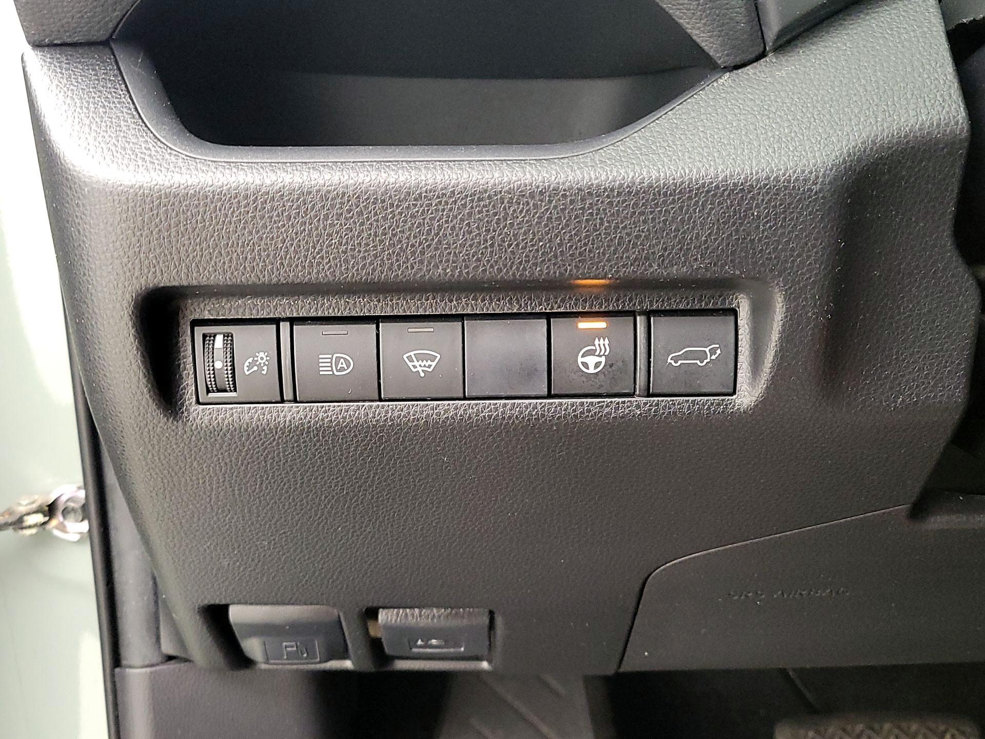 Thumbnail: 2019 Toyota RAV4 - 13