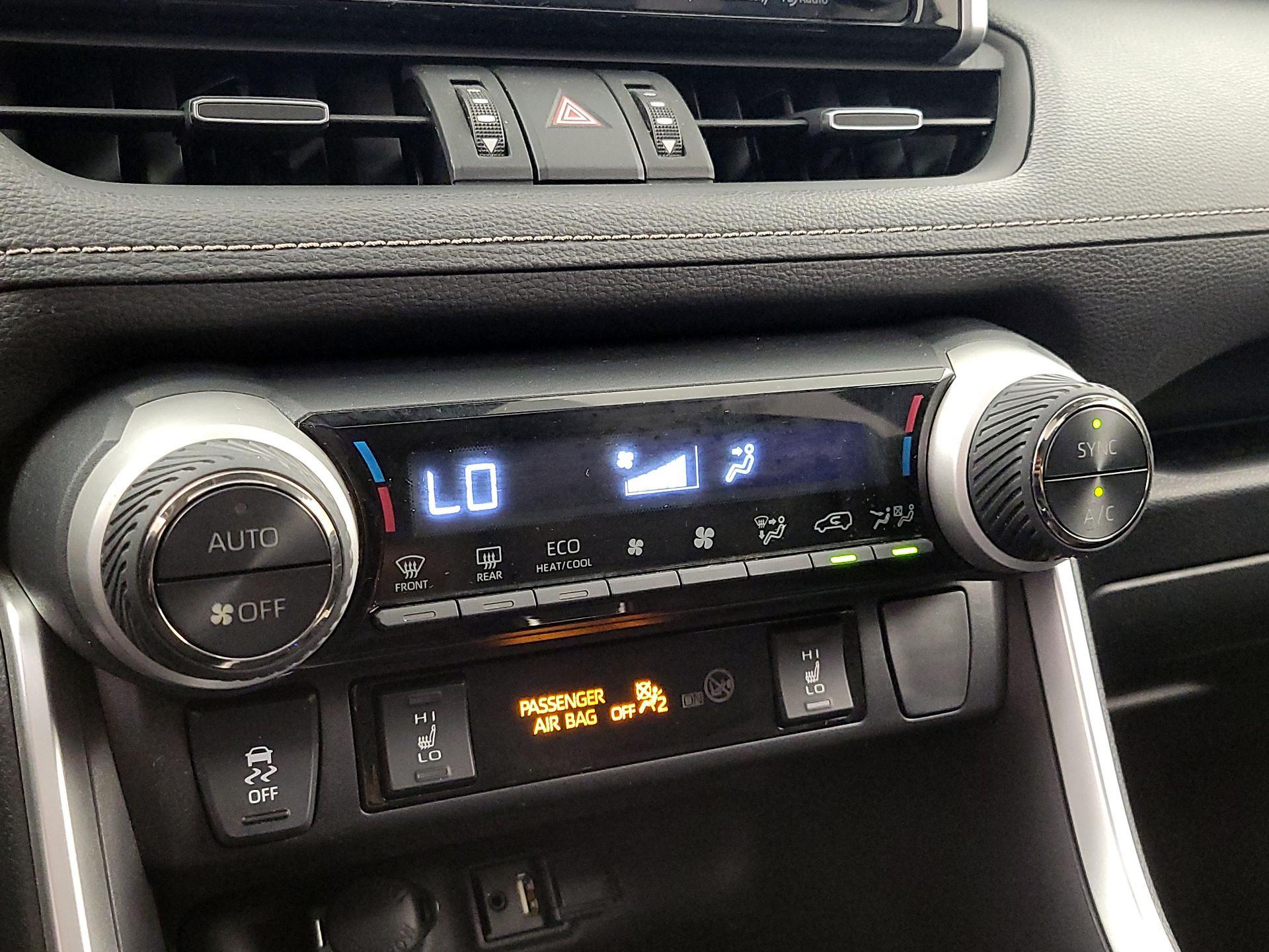 Thumbnail: 2019 Toyota RAV4 - 16