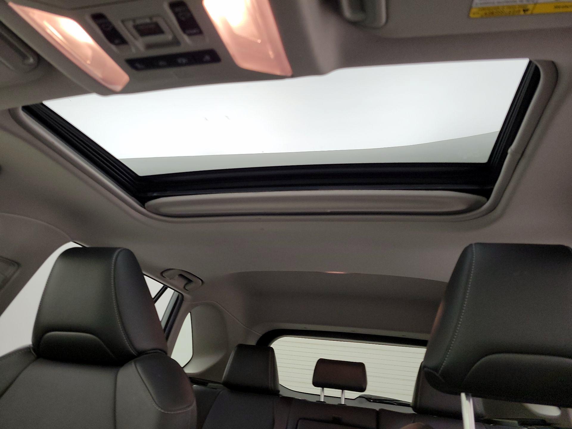 Thumbnail: 2019 Toyota RAV4 - 19