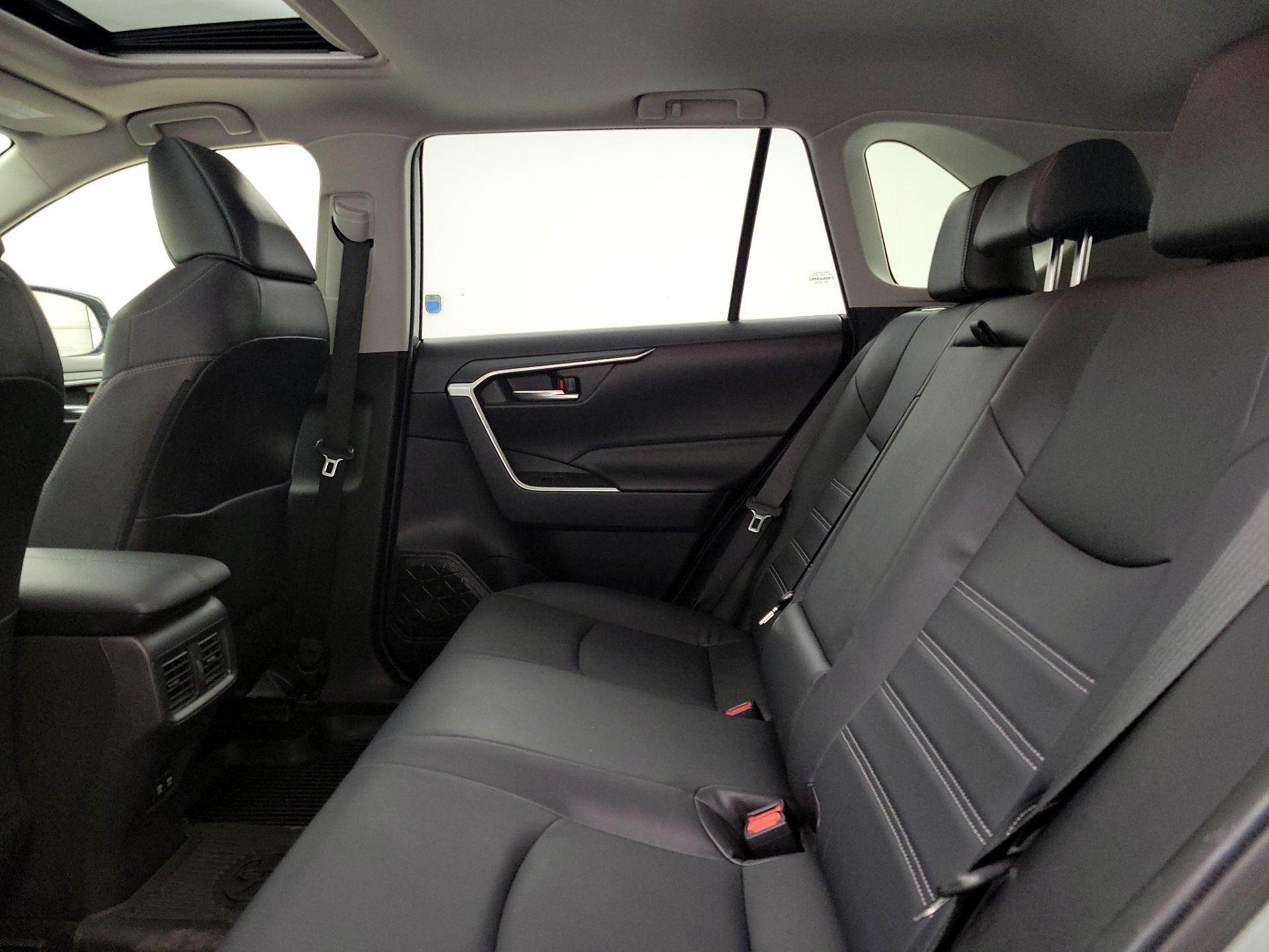 Thumbnail: 2019 Toyota RAV4 - 20