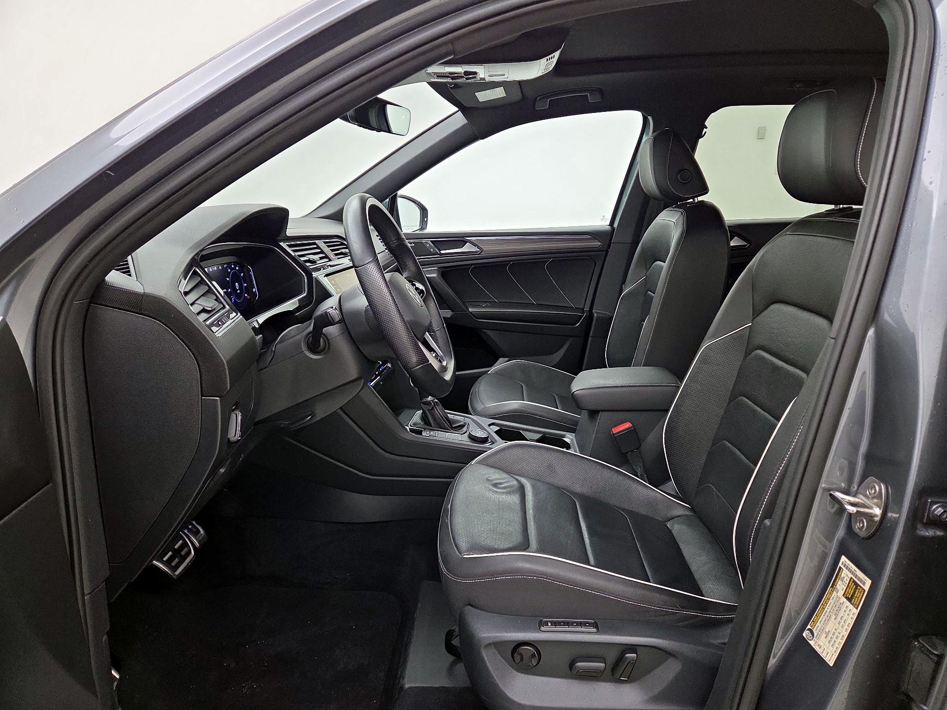 Thumbnail: 2022 Volkswagen Tiguan - 11