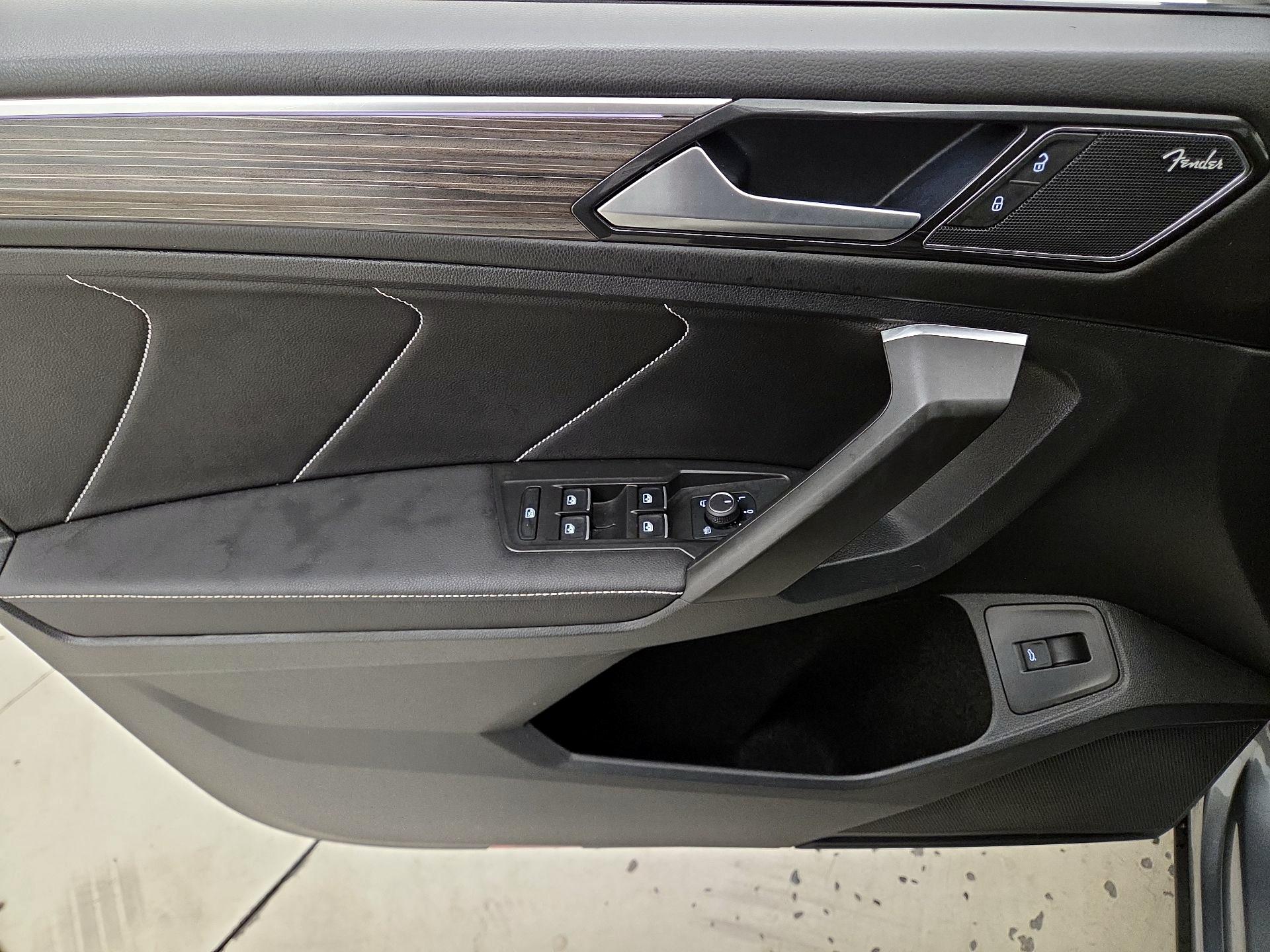 Thumbnail: 2022 Volkswagen Tiguan - 12