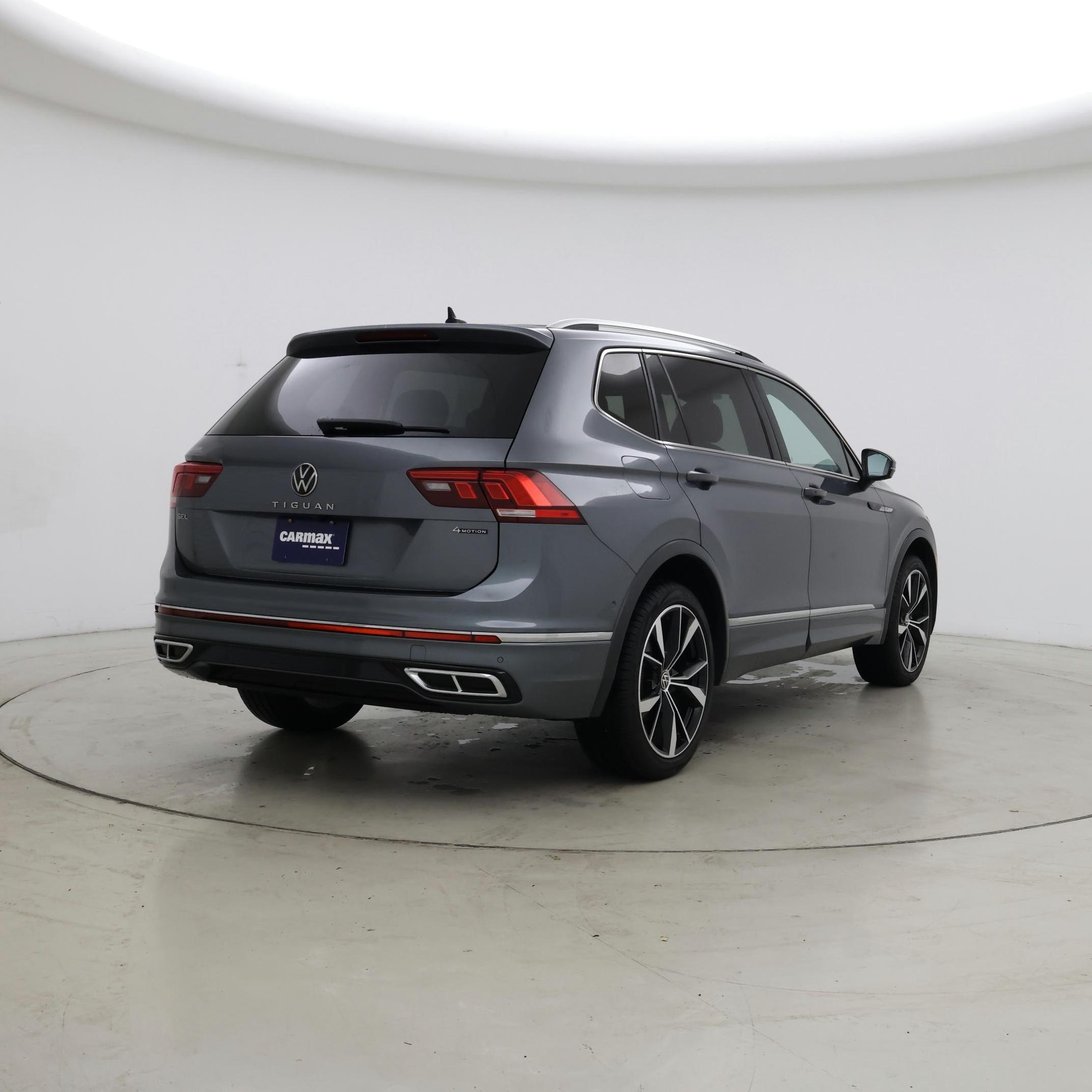 Thumbnail: 2022 Volkswagen Tiguan - 8