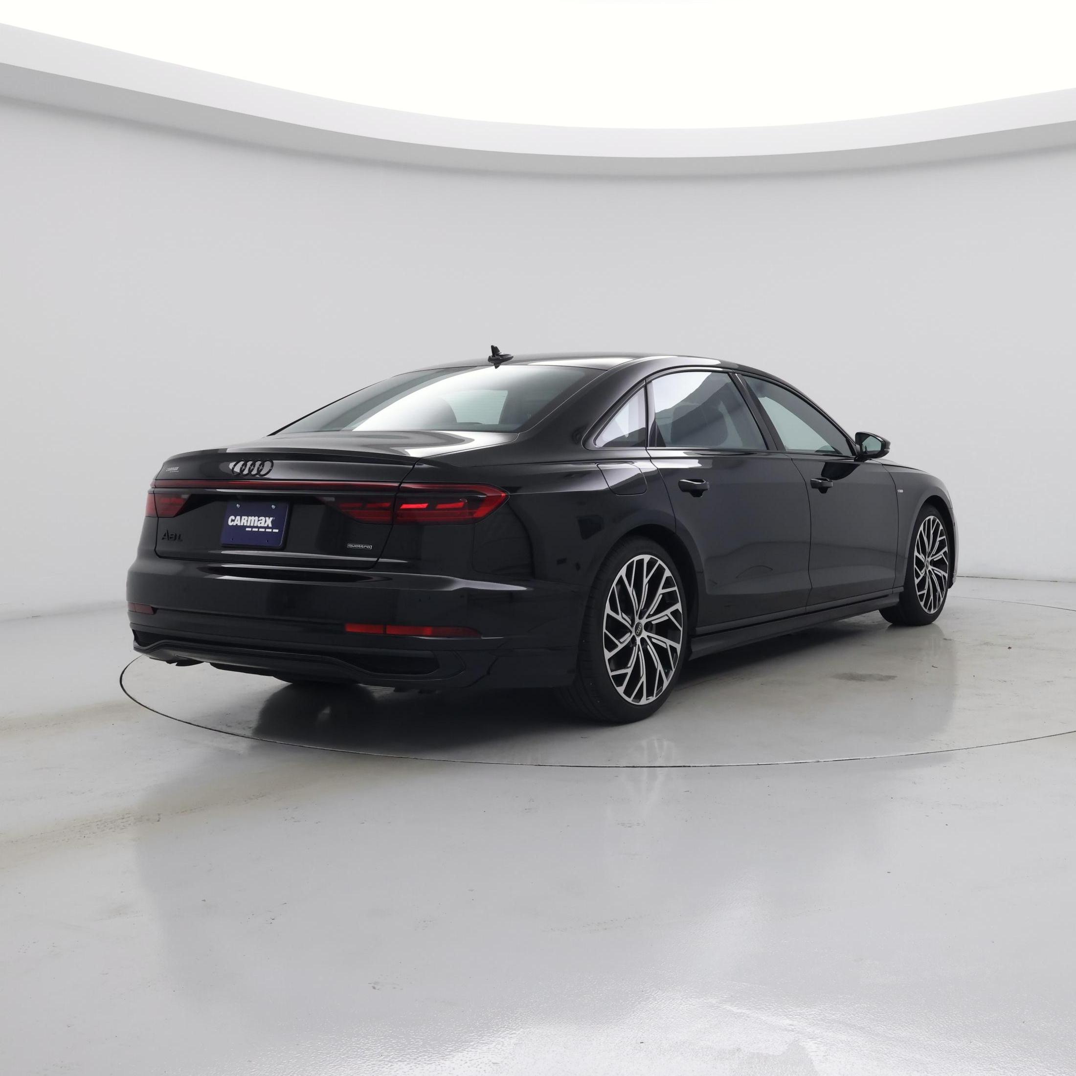 Thumbnail: 2022 Audi A8 - 8