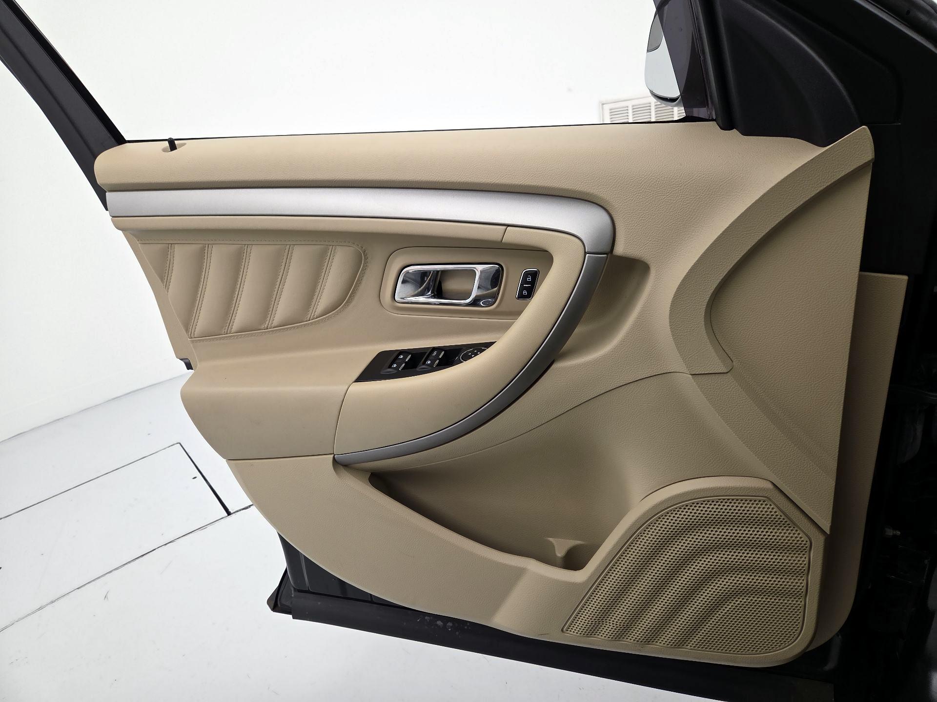 Thumbnail: 2017 Ford Taurus - 12