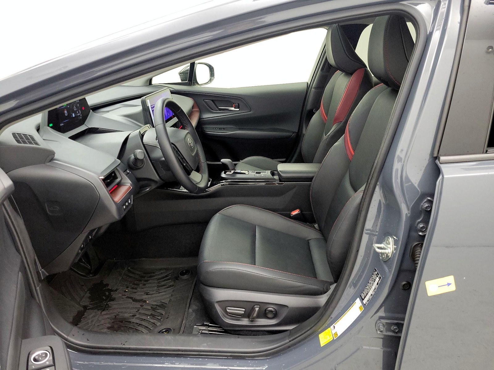 2024 Toyota Prius Prime XSE - Photo 12