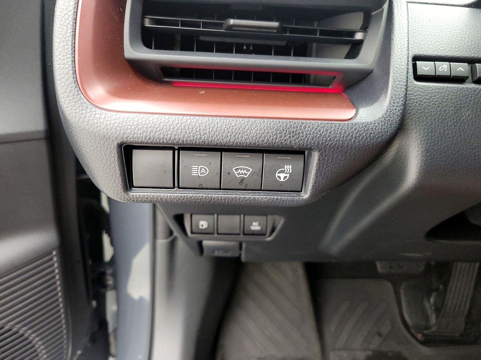 2024 Toyota Prius Prime XSE - Photo 14