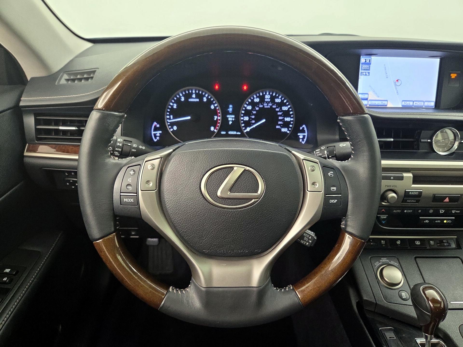 Thumbnail: 2014 Lexus ES - 10
