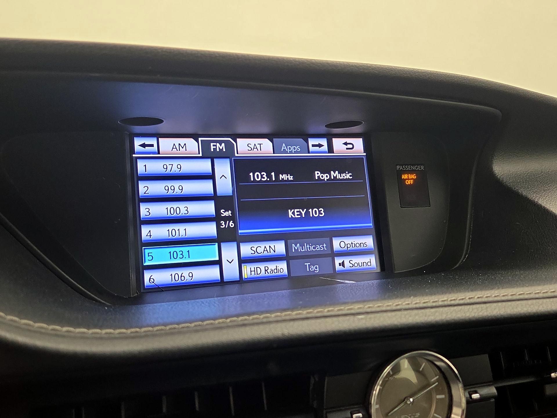 Thumbnail: 2014 Lexus ES - 16