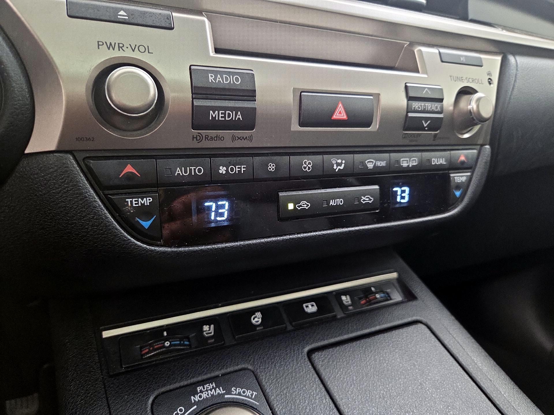 Thumbnail: 2014 Lexus ES - 17