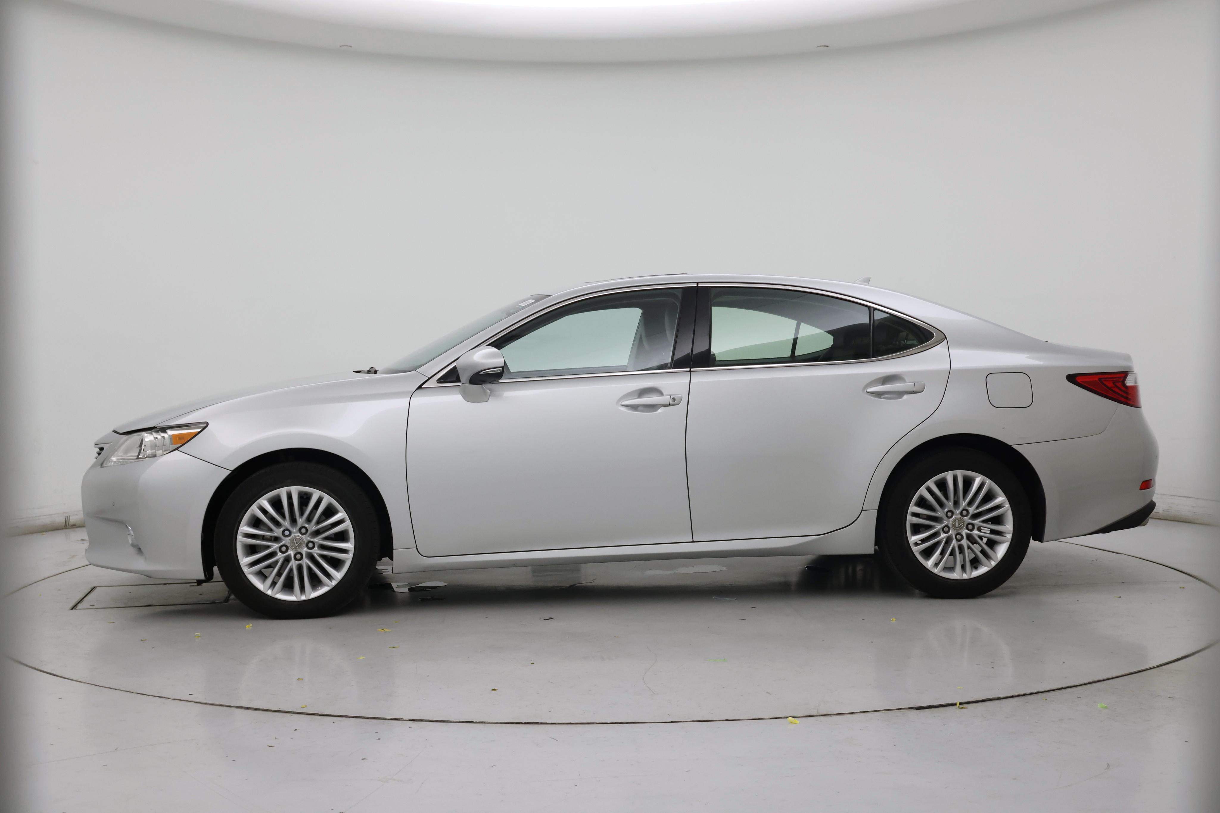 Thumbnail: 2014 Lexus ES - 3
