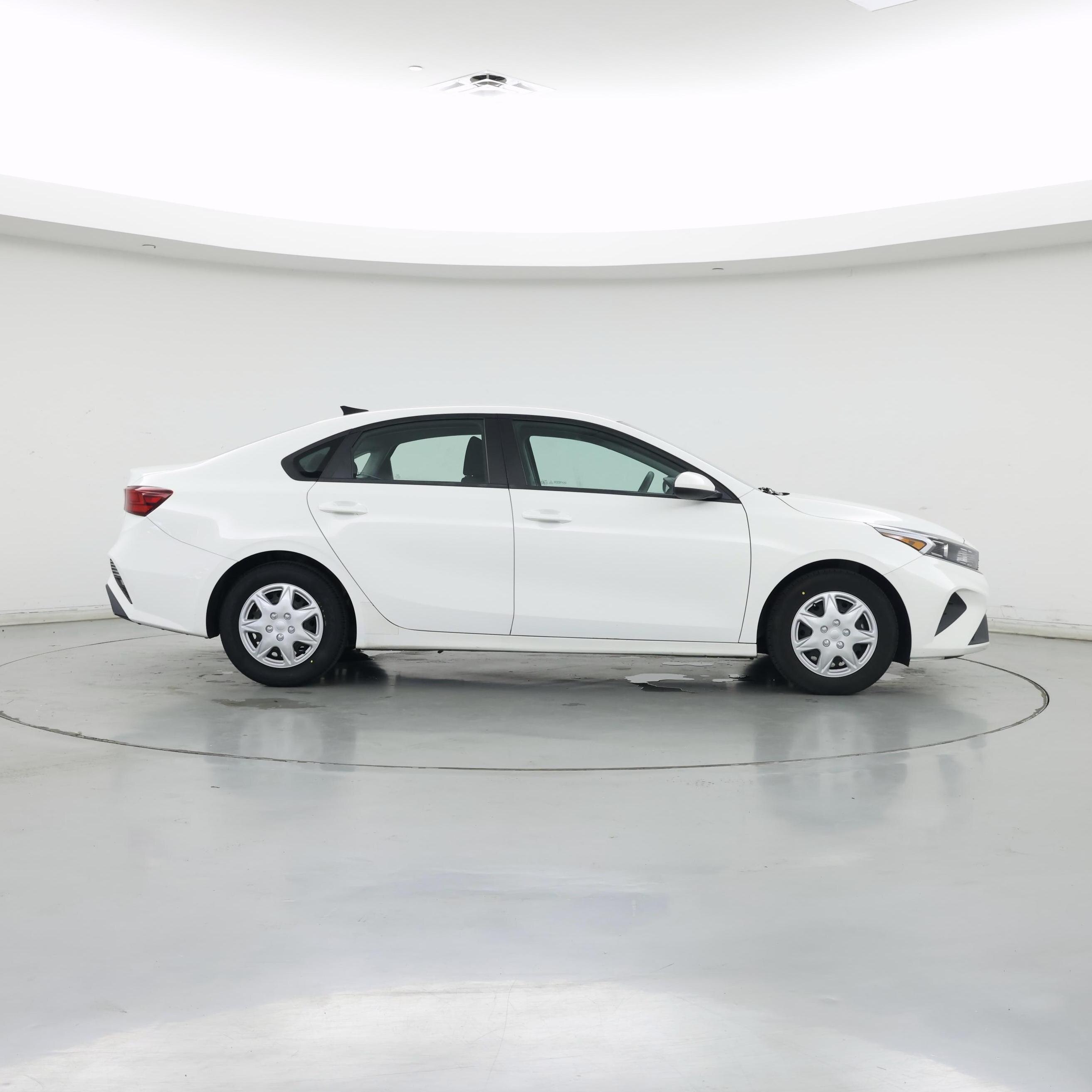Thumbnail: 2022 Kia Forte - 7