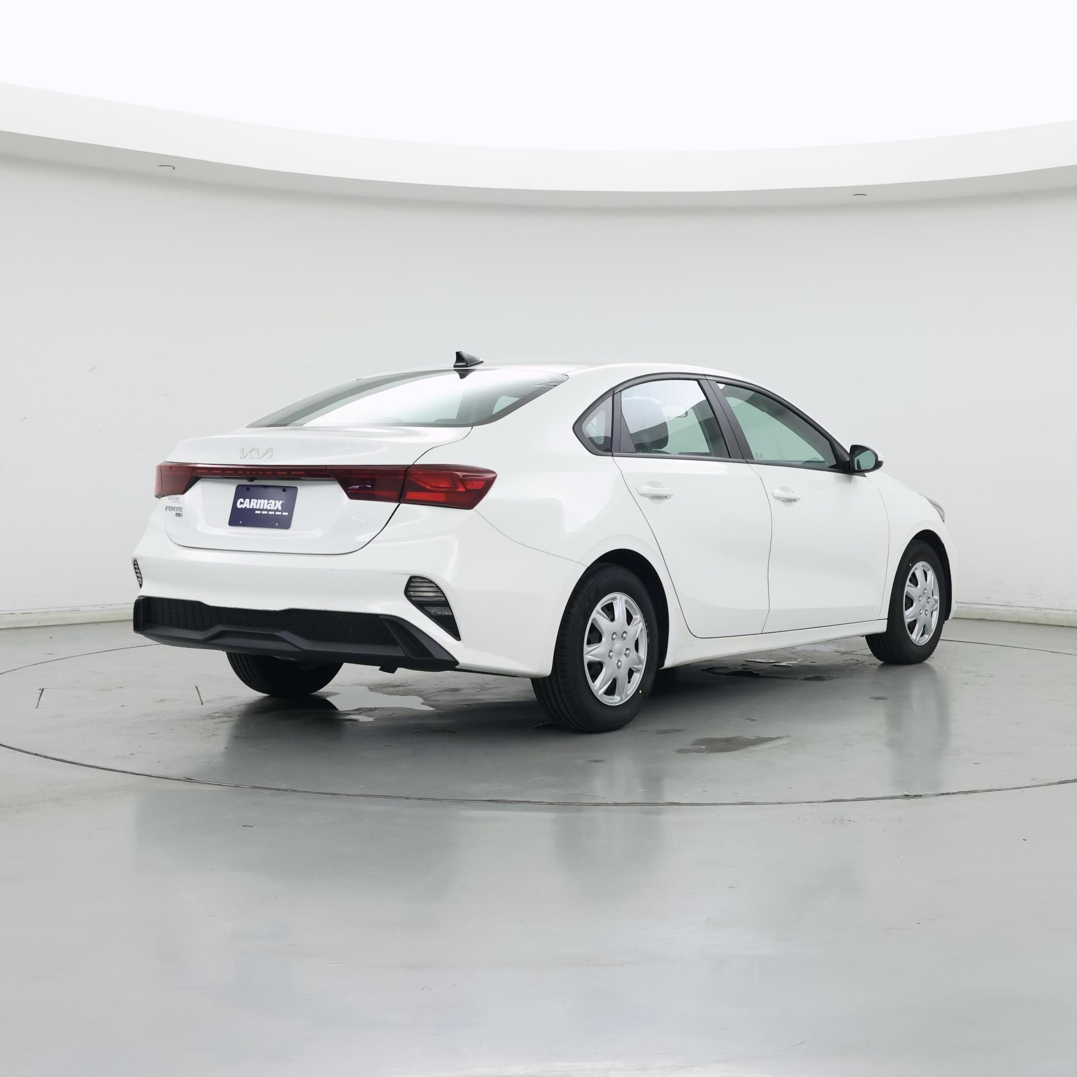 Thumbnail: 2022 Kia Forte - 8