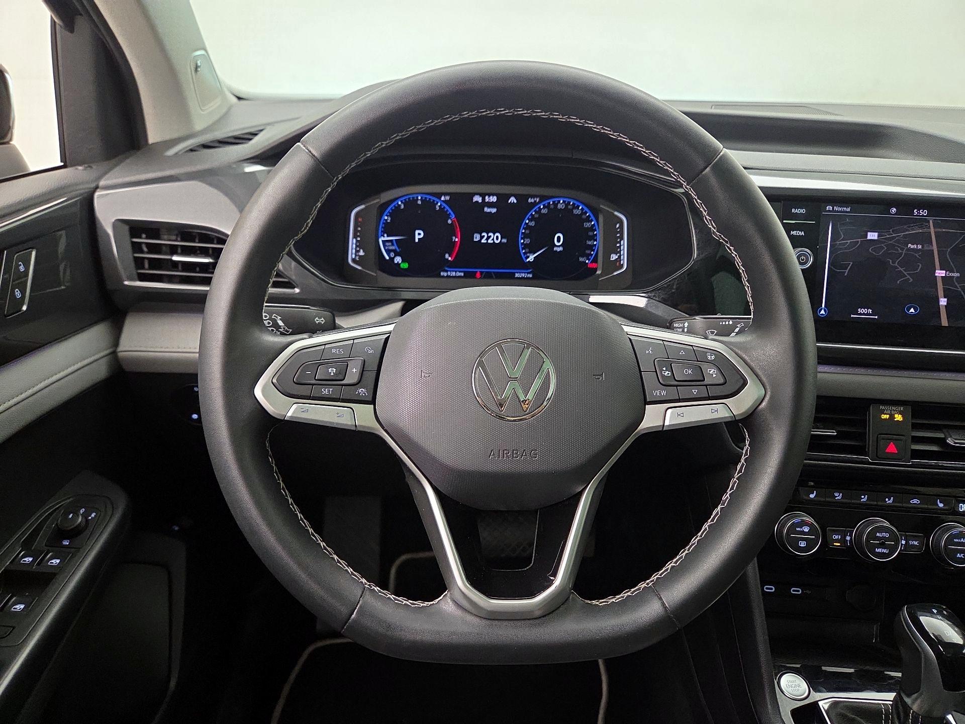 Thumbnail: 2022 Volkswagen Taos - 10