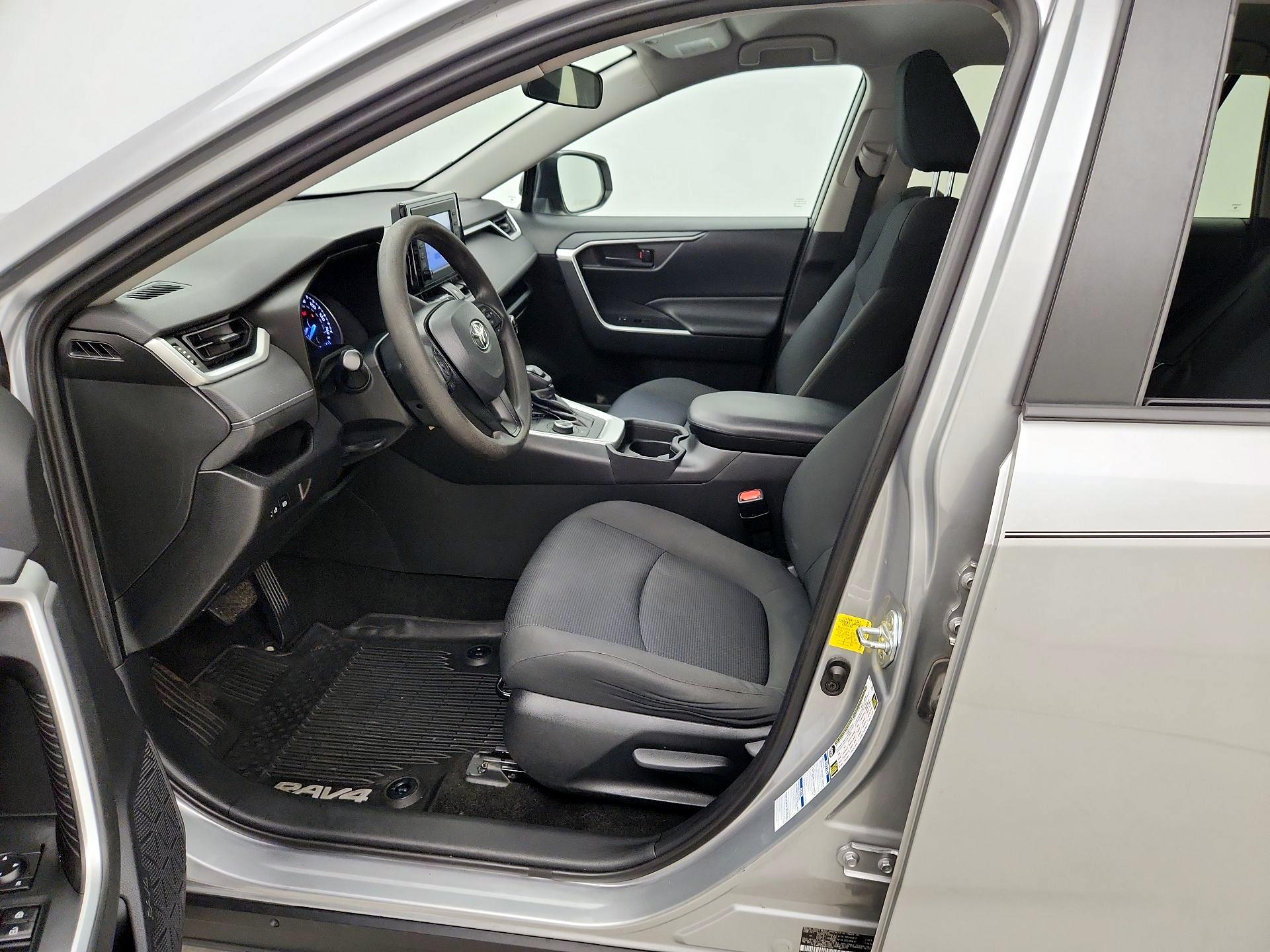 Thumbnail: 2019 Toyota RAV4 - 11