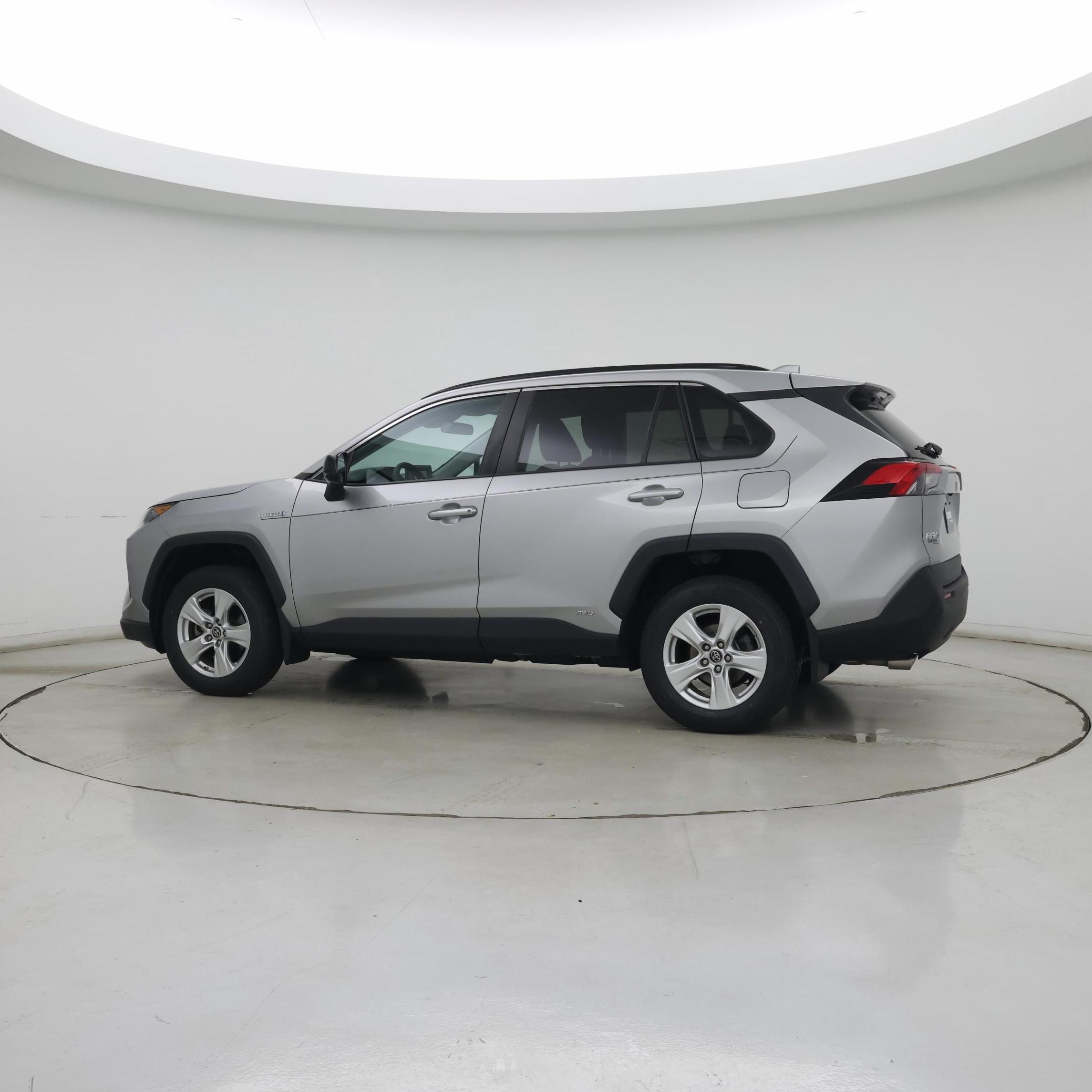 Thumbnail: 2019 Toyota RAV4 - 3