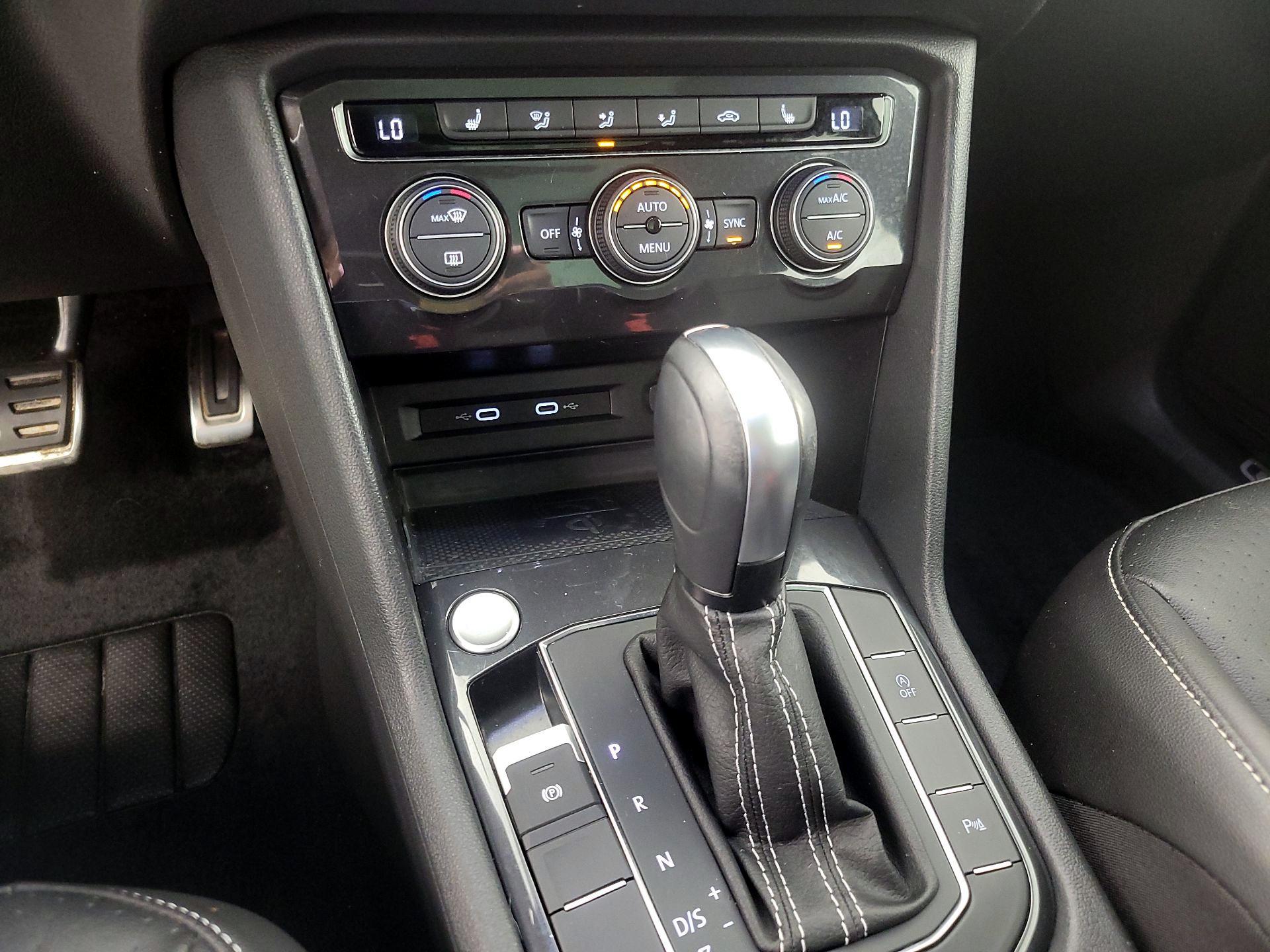 Thumbnail: 2021 Volkswagen Tiguan - 16