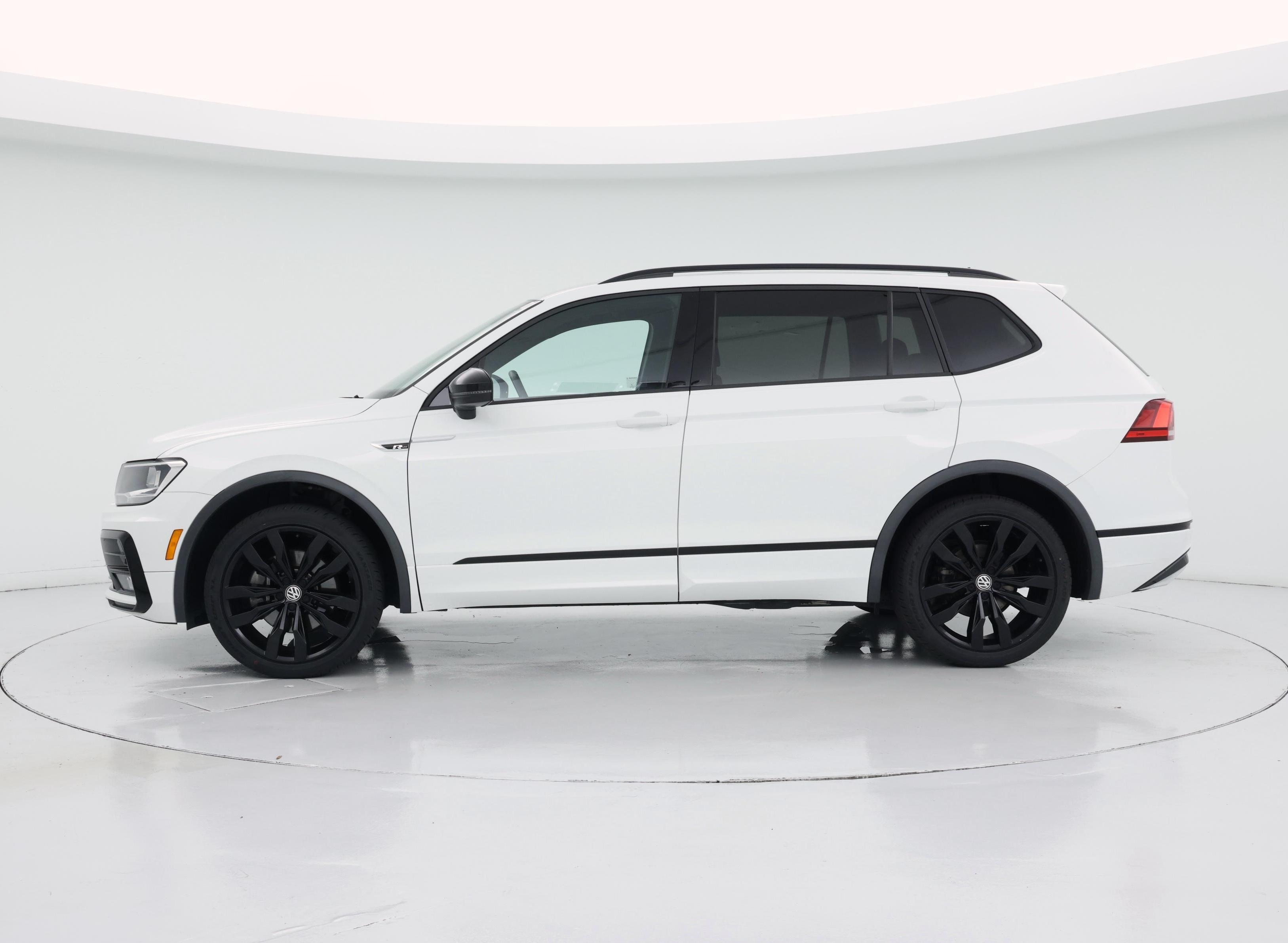 Thumbnail: 2021 Volkswagen Tiguan - 3