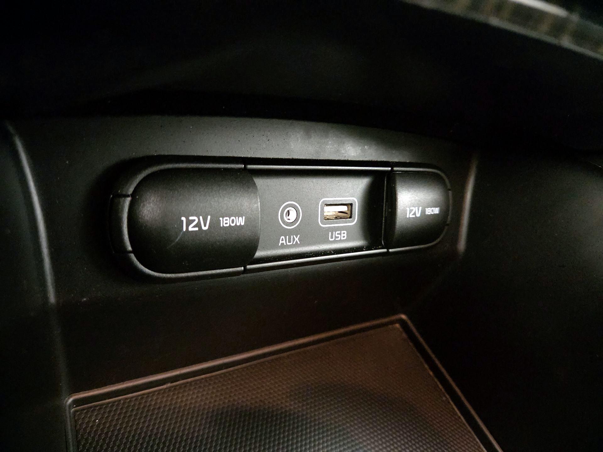 Thumbnail: 2019 Kia Sorento - 18