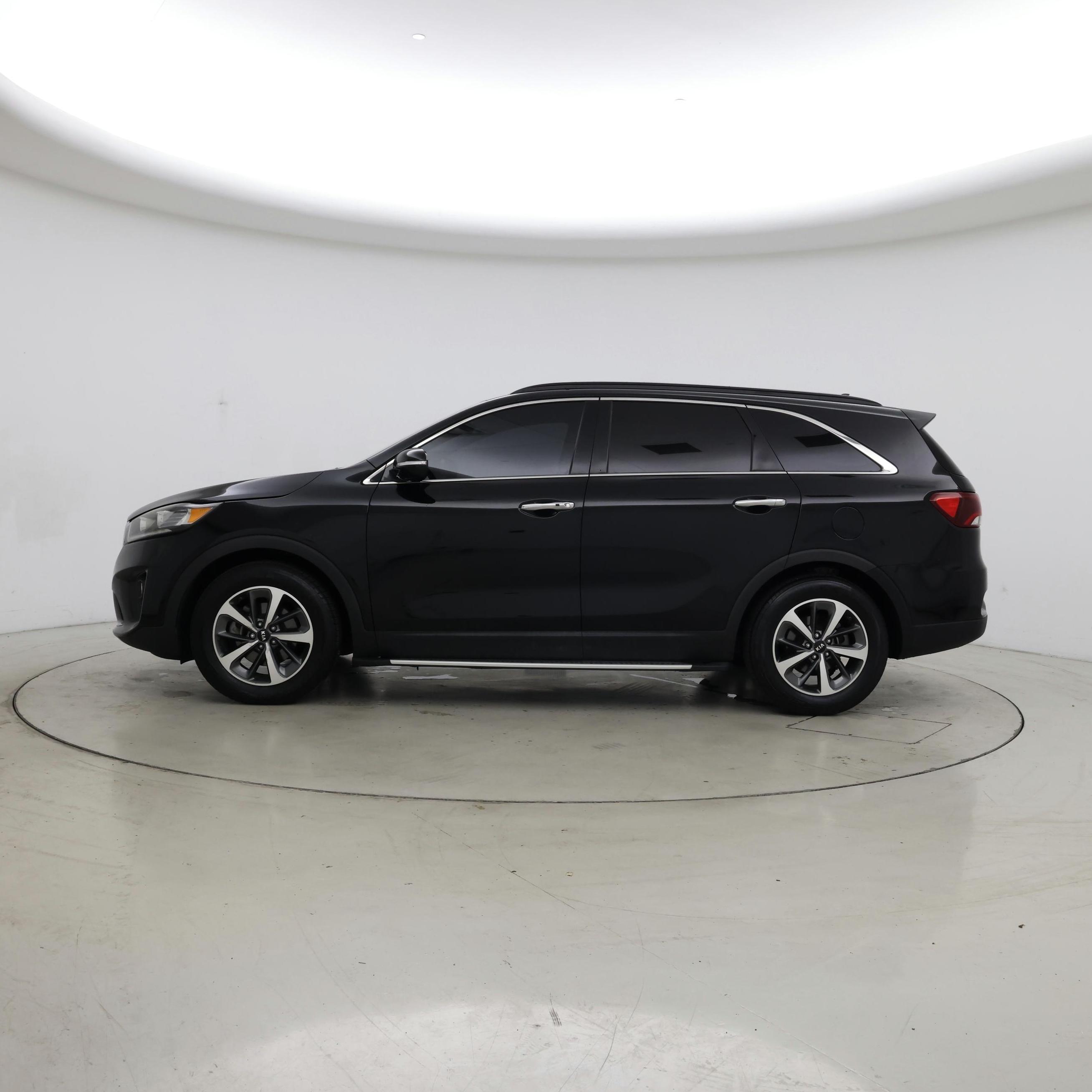 Thumbnail: 2019 Kia Sorento - 3
