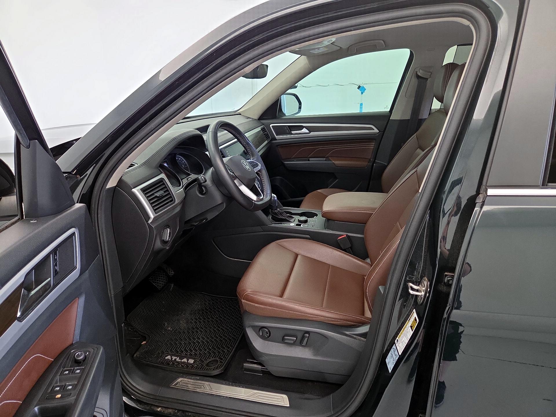 Thumbnail: 2021 Volkswagen Atlas - 11