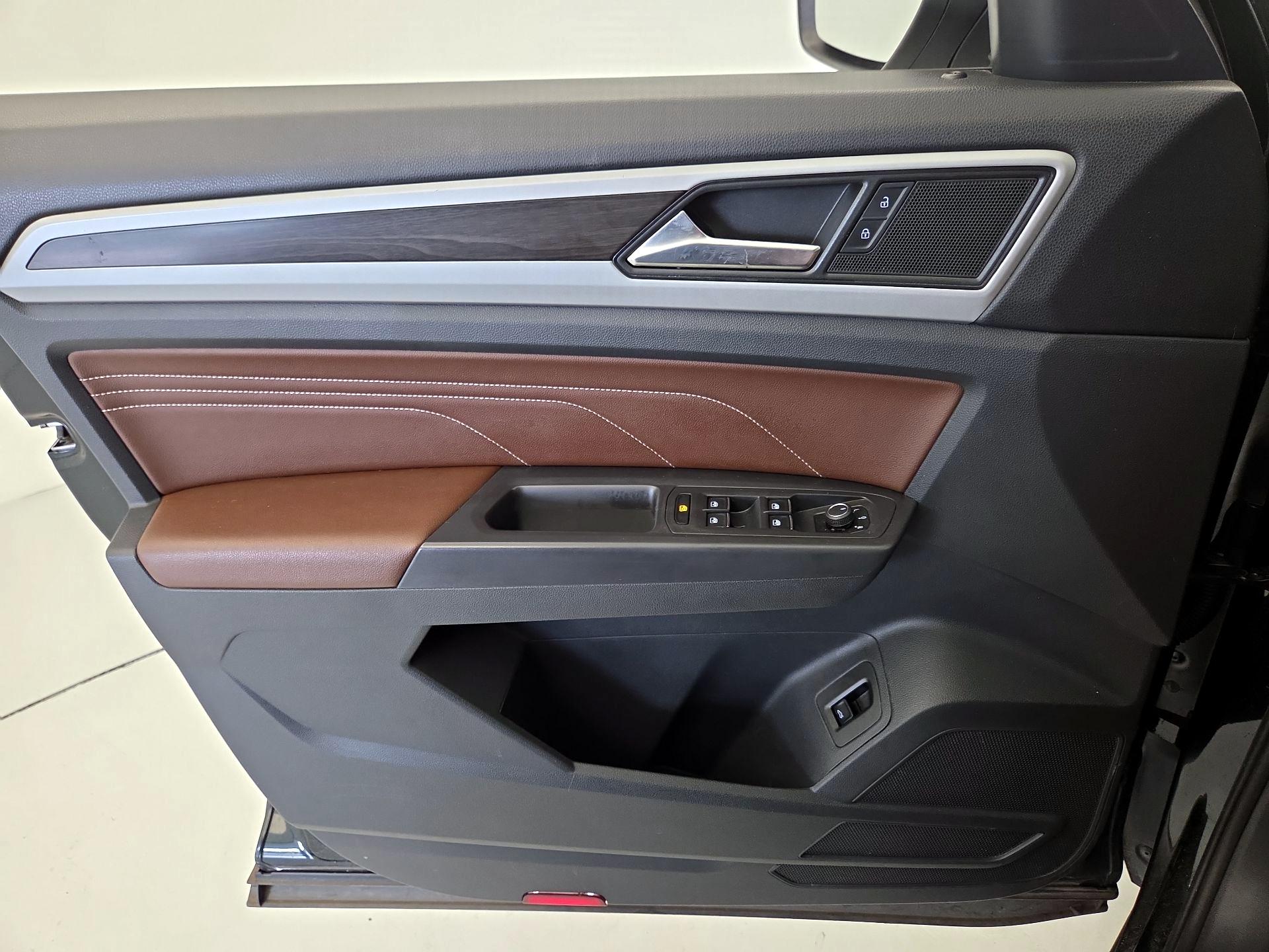 Thumbnail: 2021 Volkswagen Atlas - 12